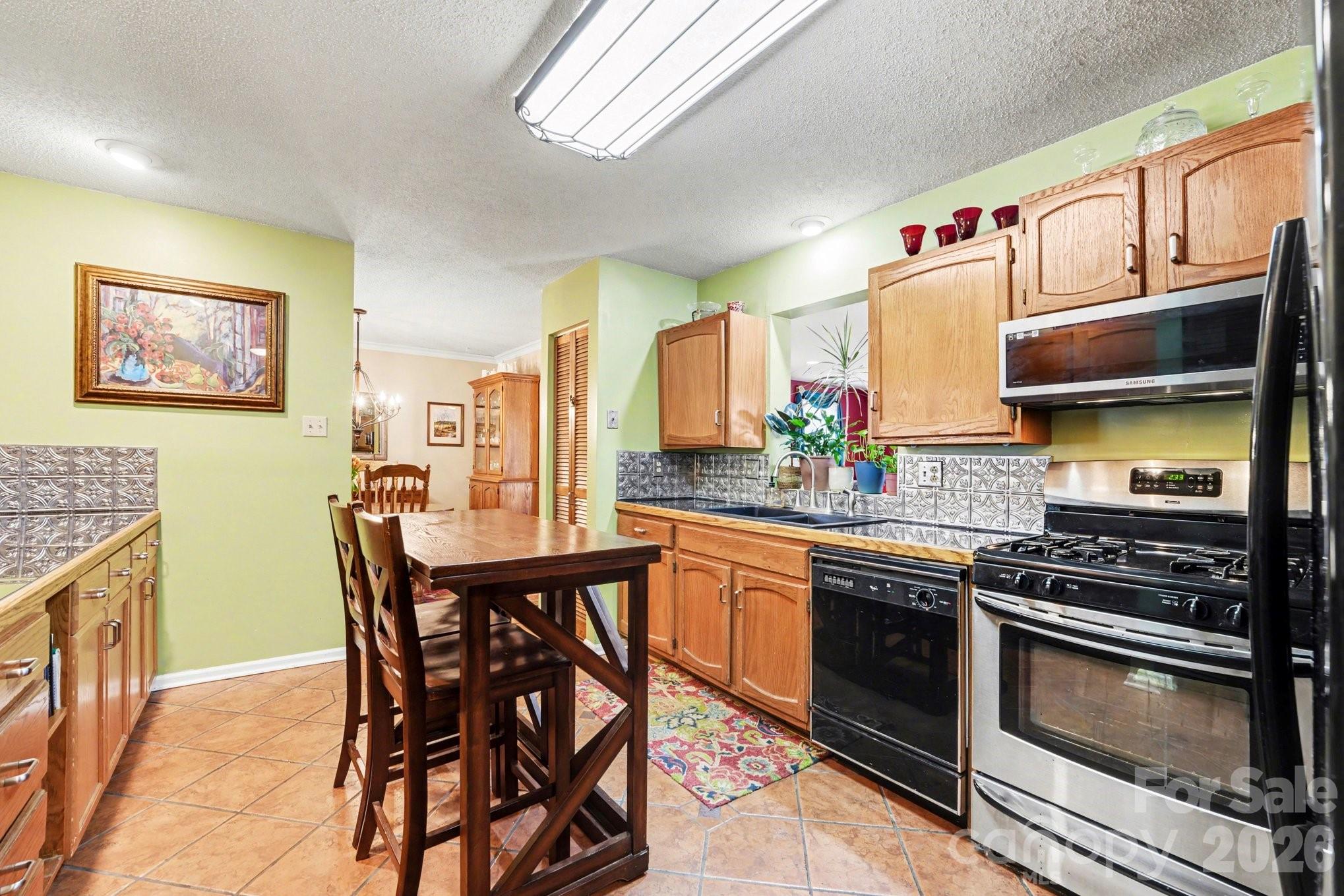 140 Eastwood Drive — Statesville