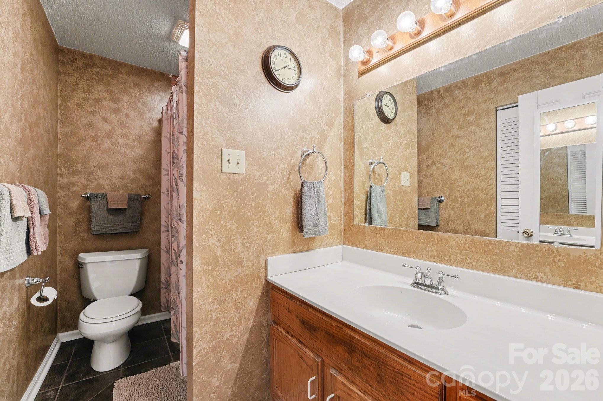 140 Eastwood Drive — Statesville
