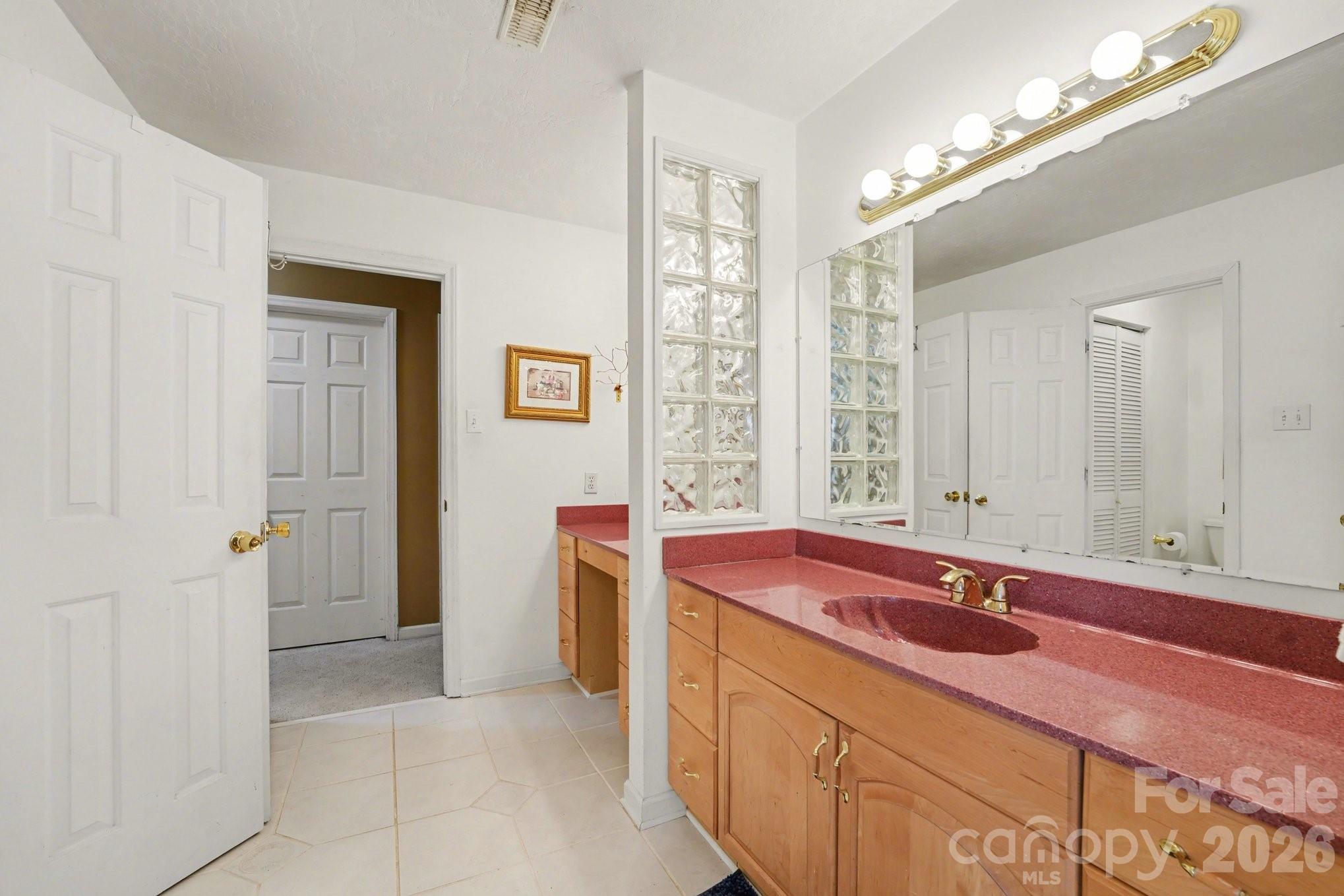 140 Eastwood Drive — Statesville