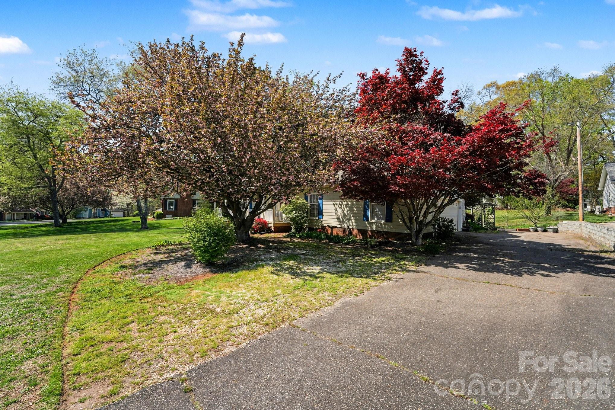 140 Eastwood Drive — Statesville