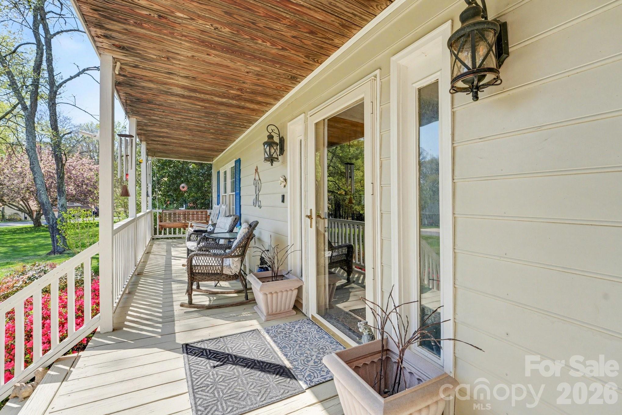 140 Eastwood Drive — Statesville