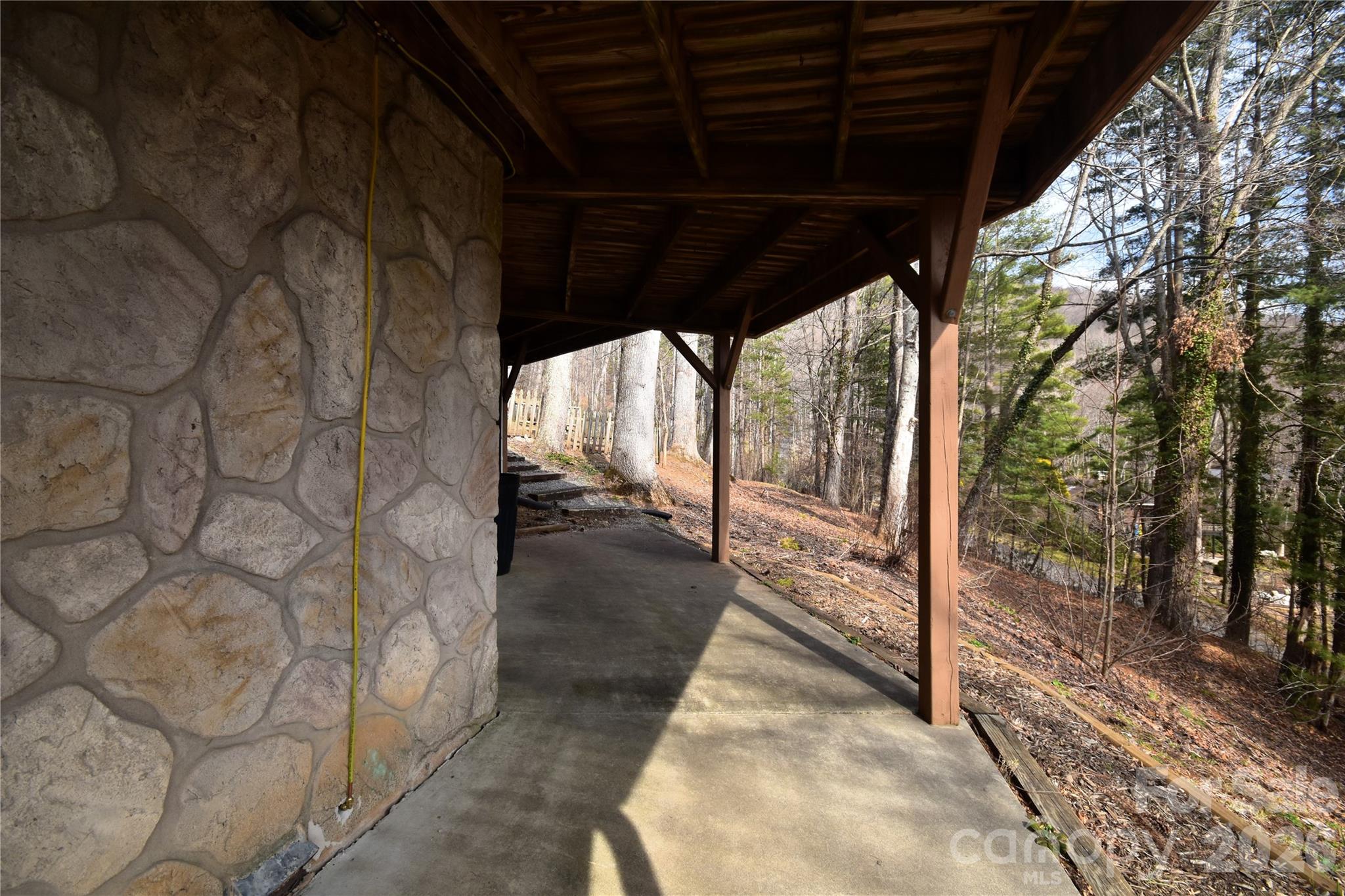 1299 Country Club Drive — Canton