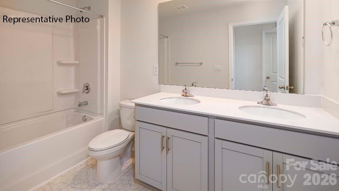 2078 10th Street SE — Hickory