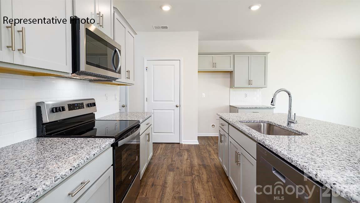 2078 10th Street SE — Hickory