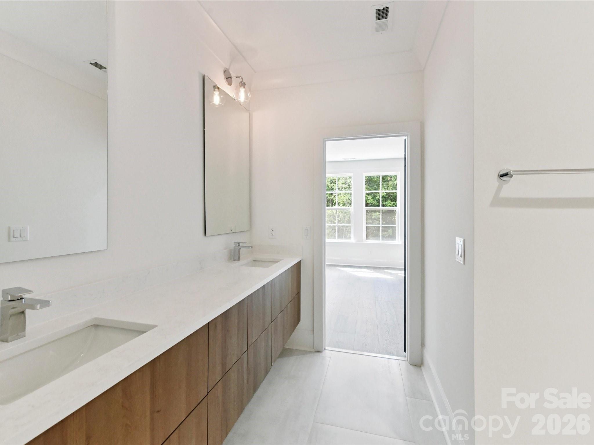 3830 Mill Run — Terrell