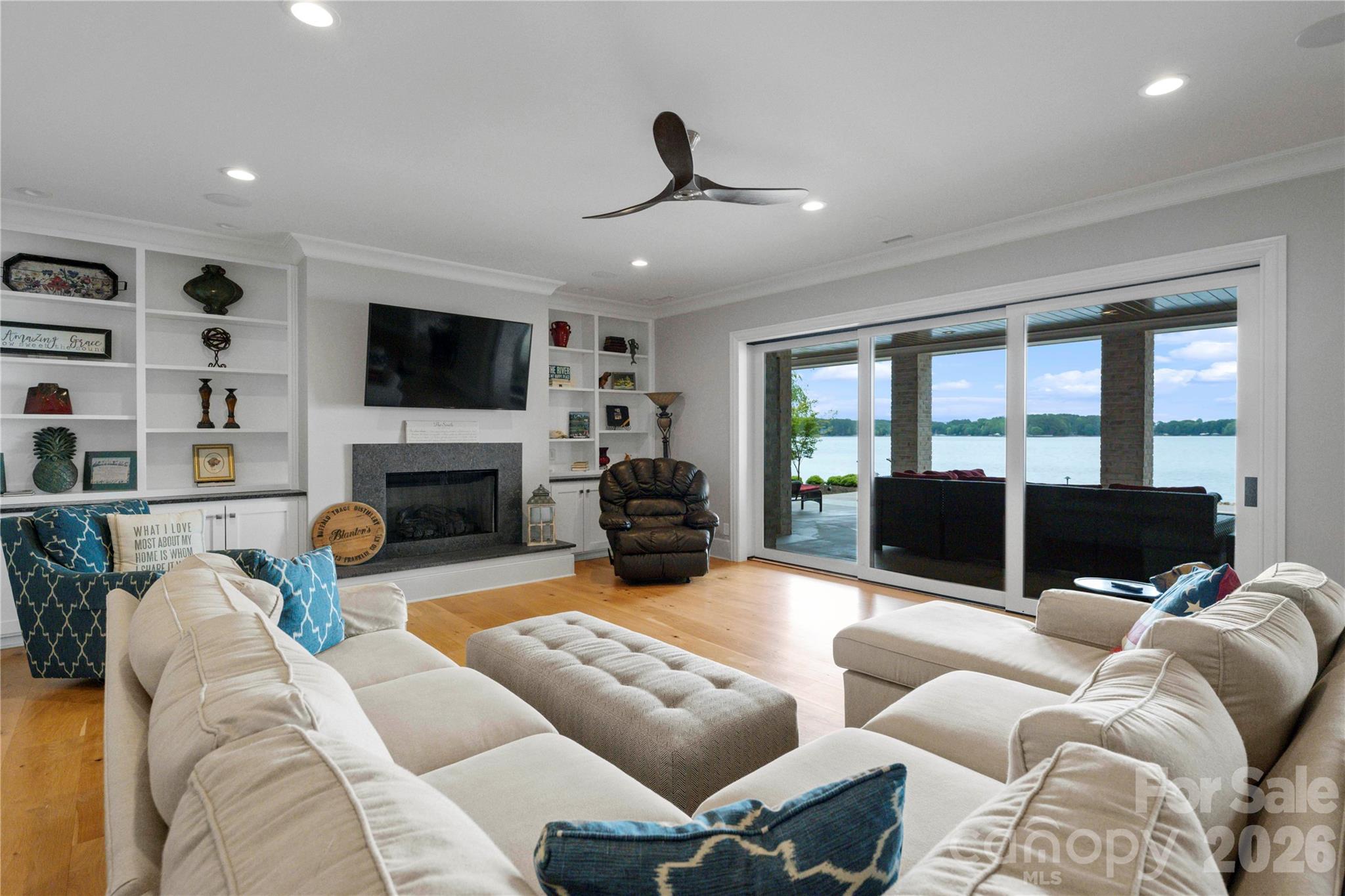 8170 Bay Pointe Drive — Denver
