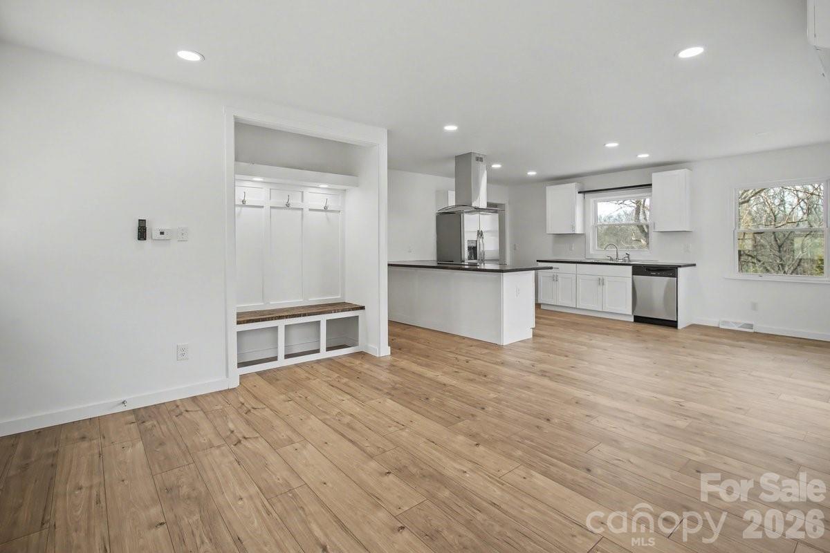 40 Evelake Drive — Asheville