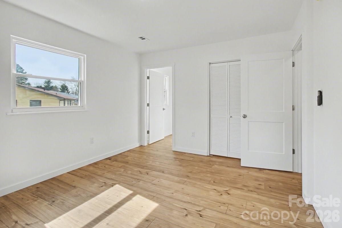 40 Evelake Drive — Asheville