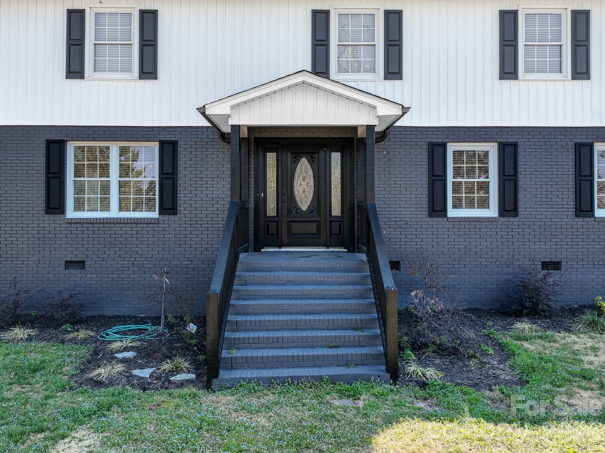 330 Skyview Drive — Catawba