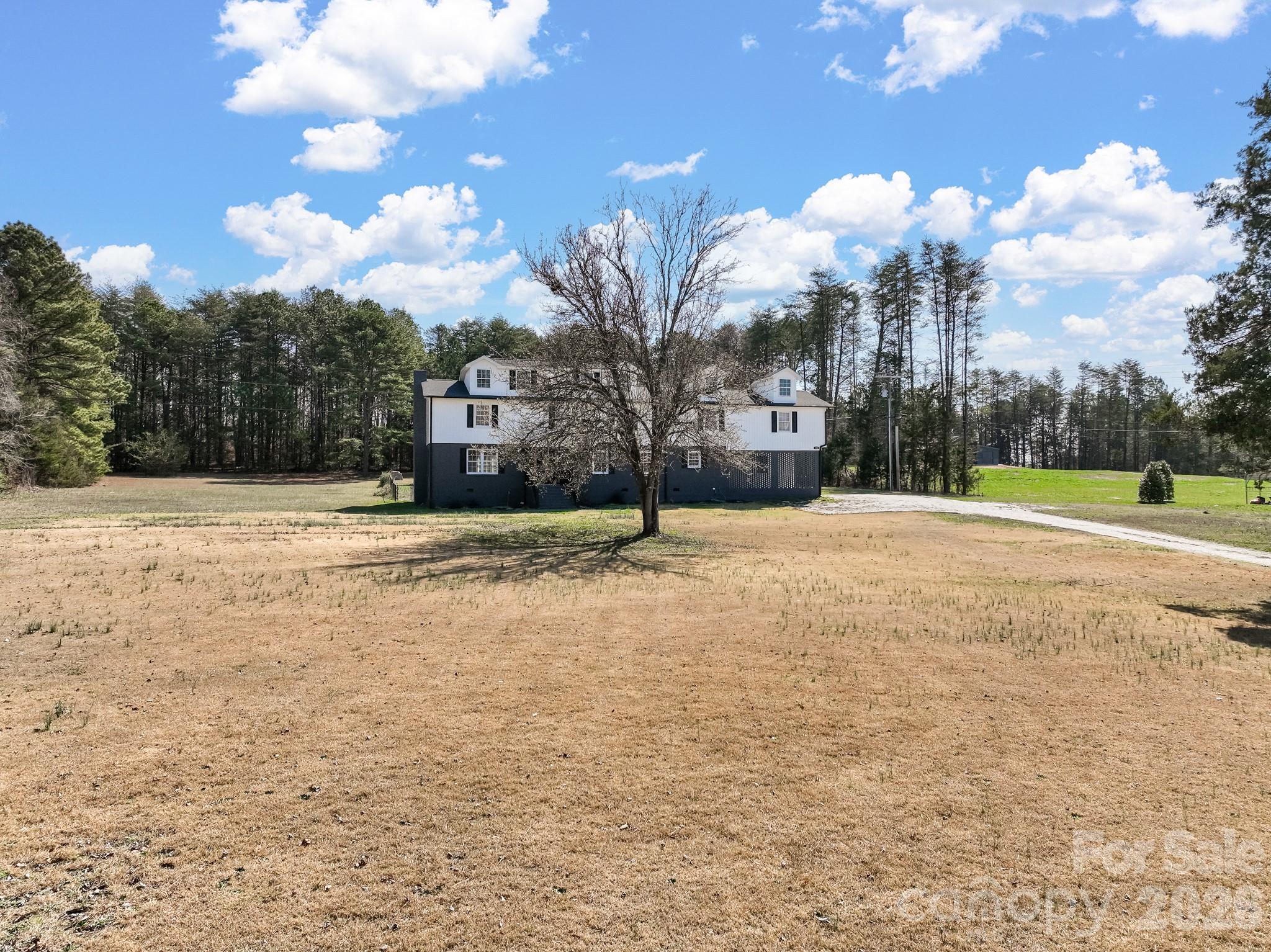 330 Skyview Drive — Catawba
