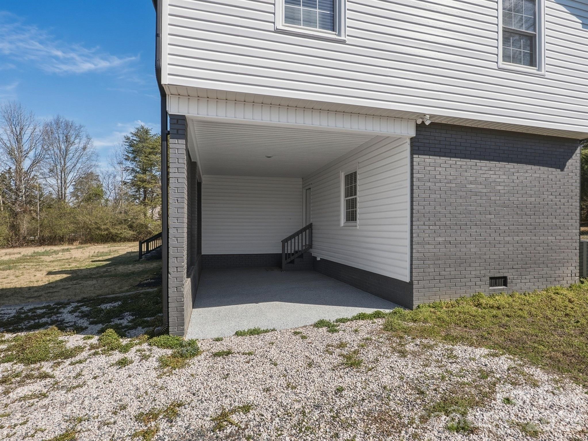 330 Skyview Drive — Catawba