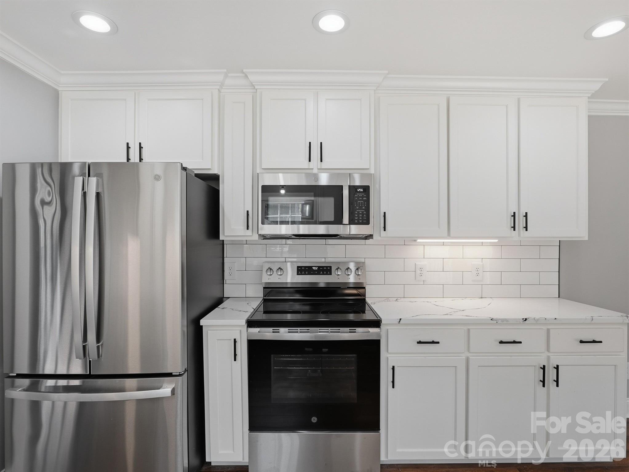 330 Skyview Drive — Catawba