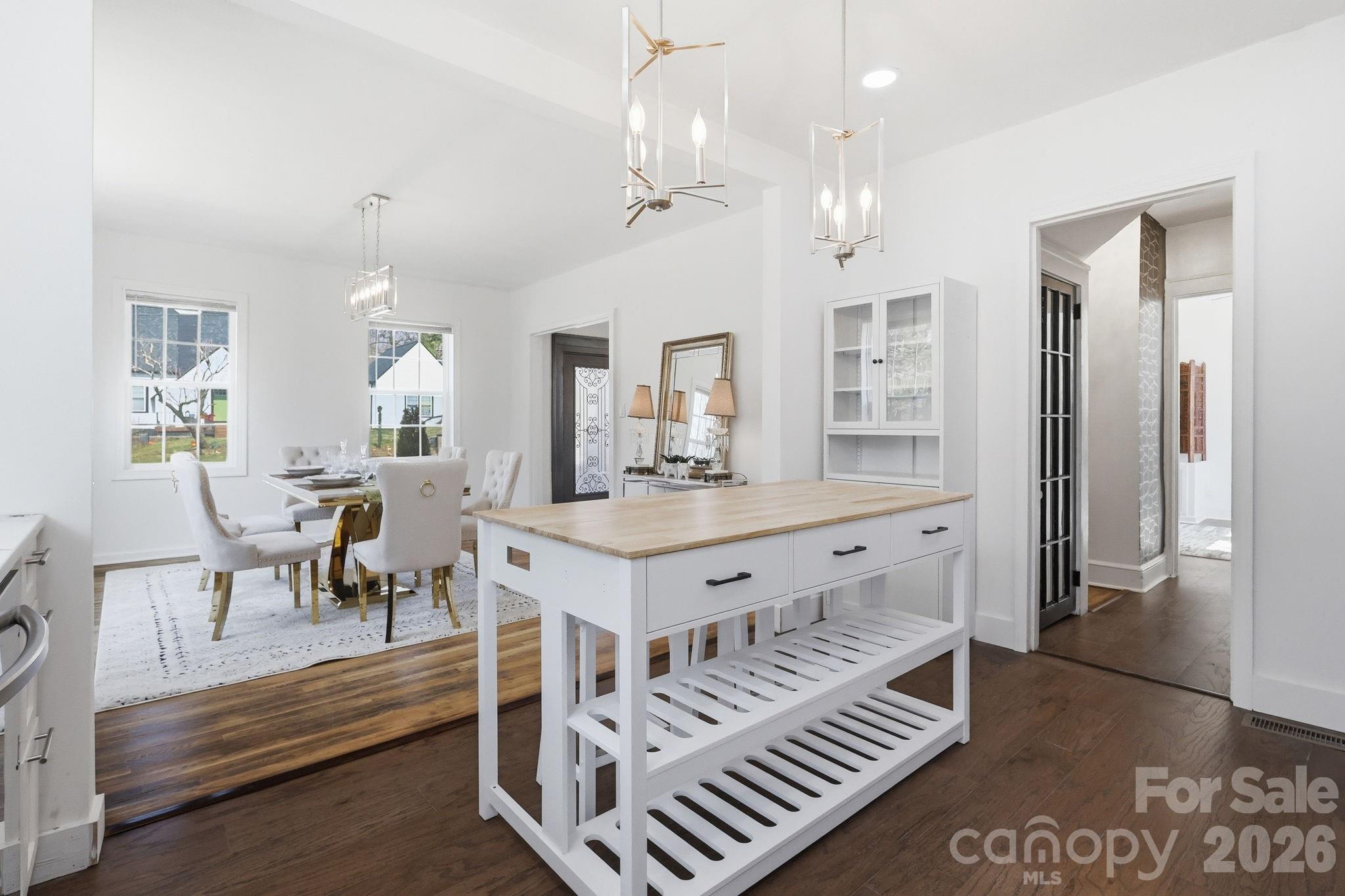 1407 Mimosa Lane — Lenoir