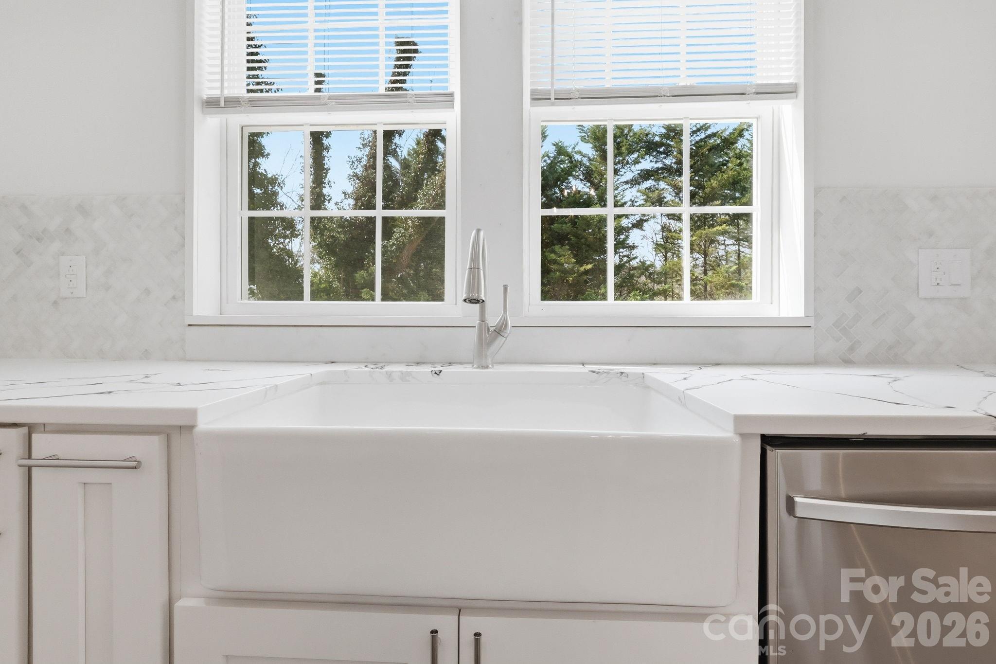 1407 Mimosa Lane — Lenoir