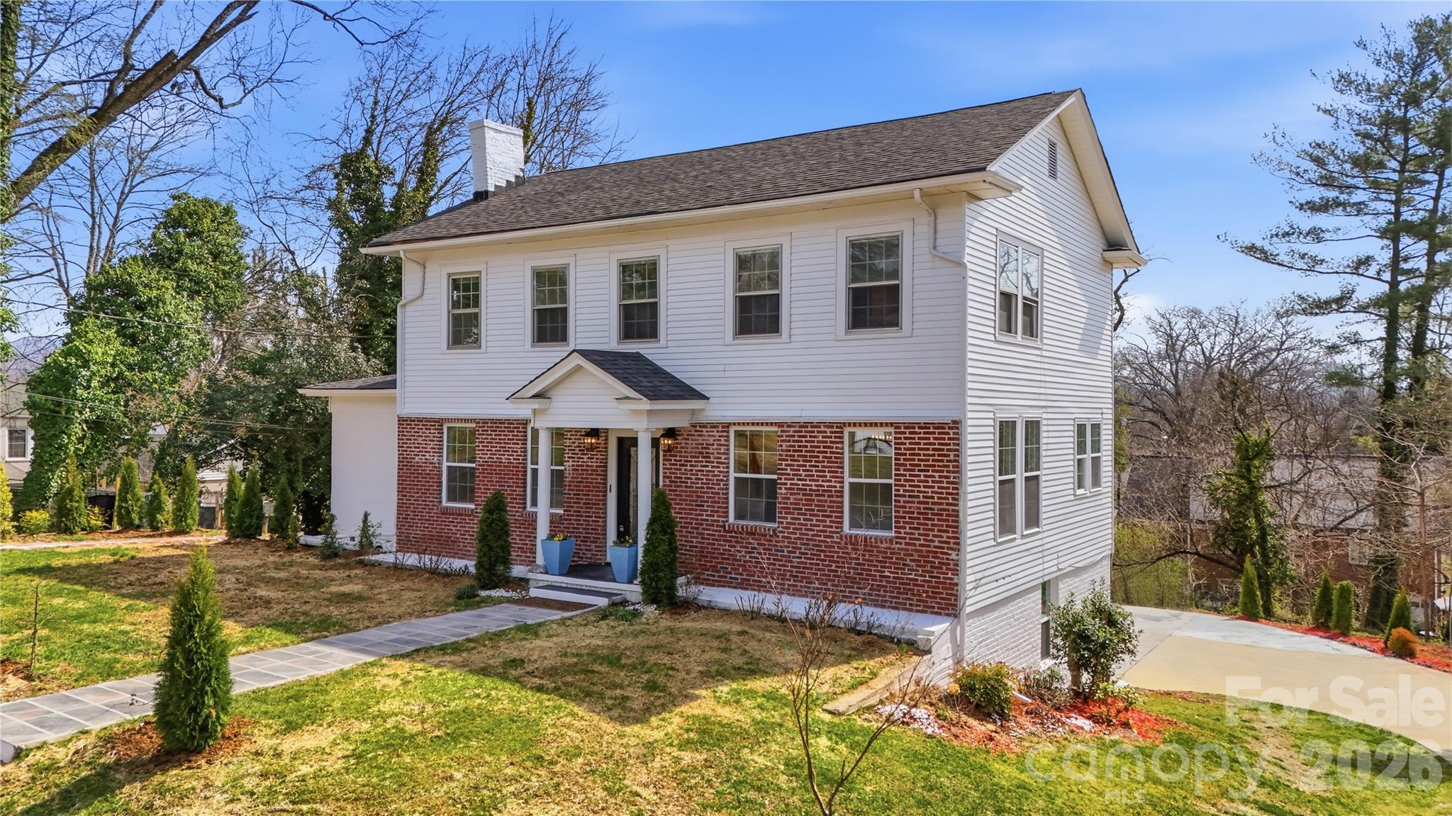 1407 Mimosa Lane — Lenoir