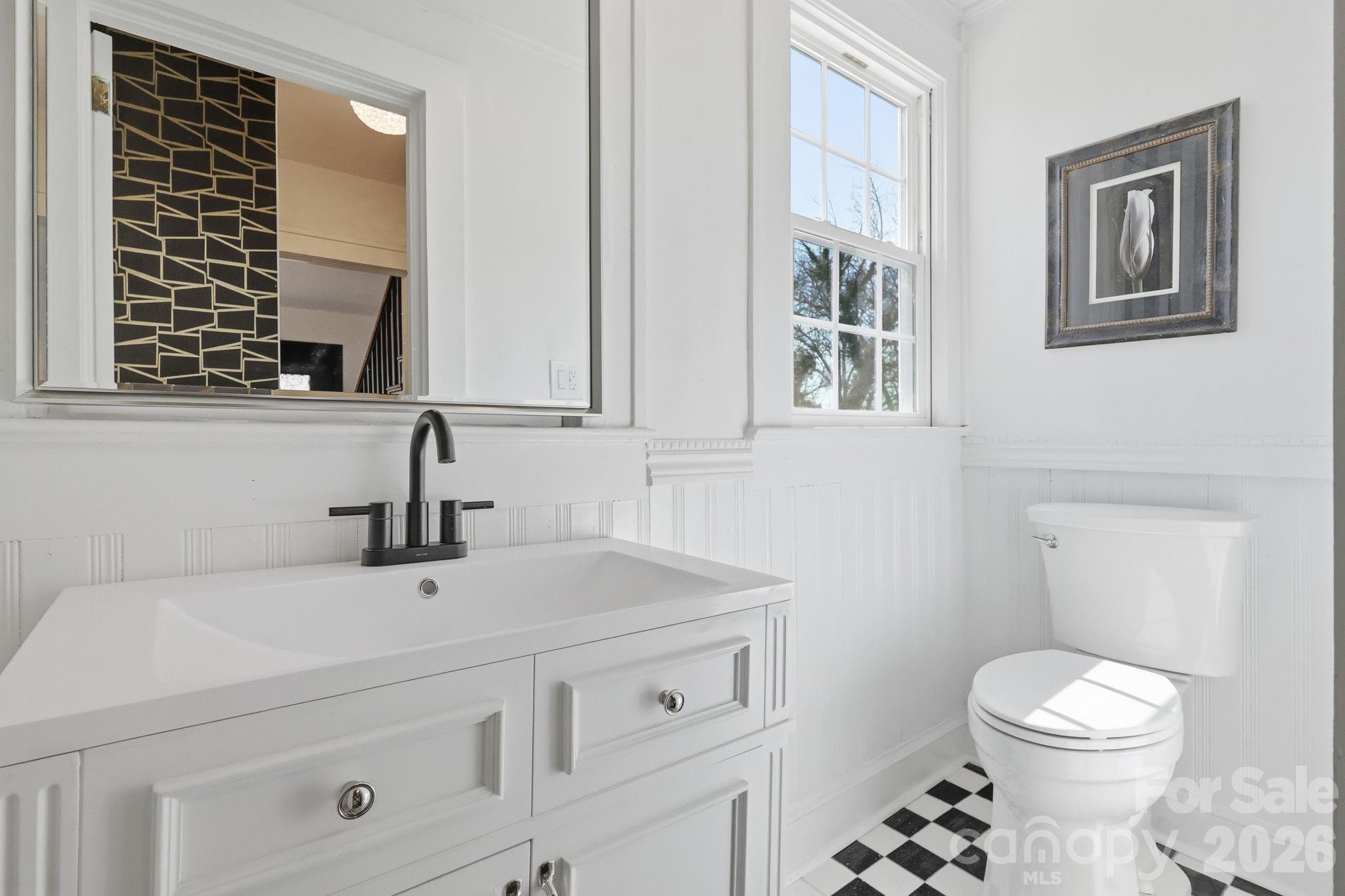 1407 Mimosa Lane — Lenoir
