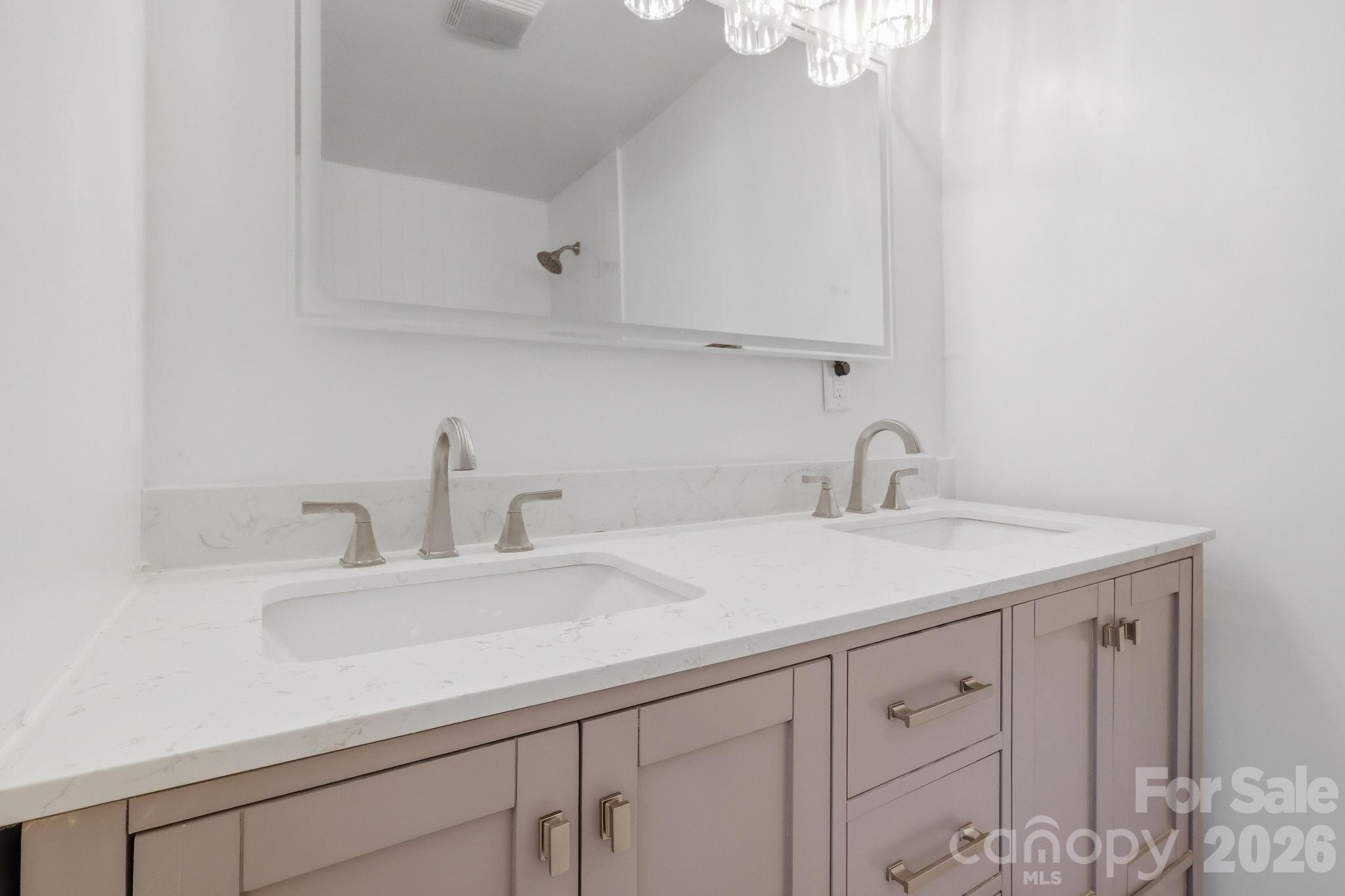 1407 Mimosa Lane — Lenoir
