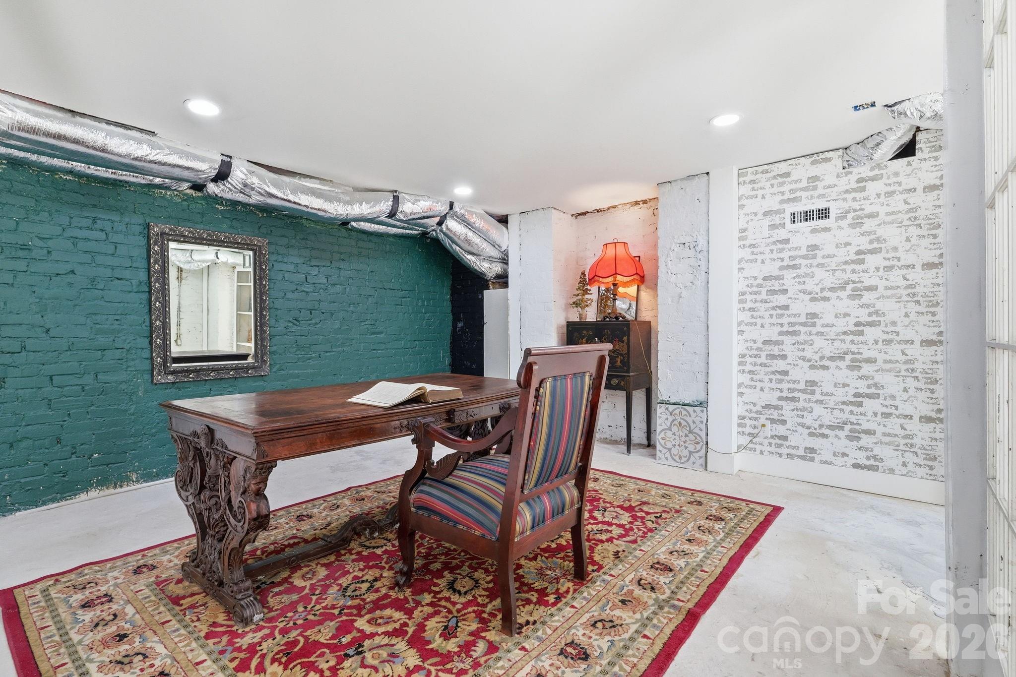 1407 Mimosa Lane — Lenoir