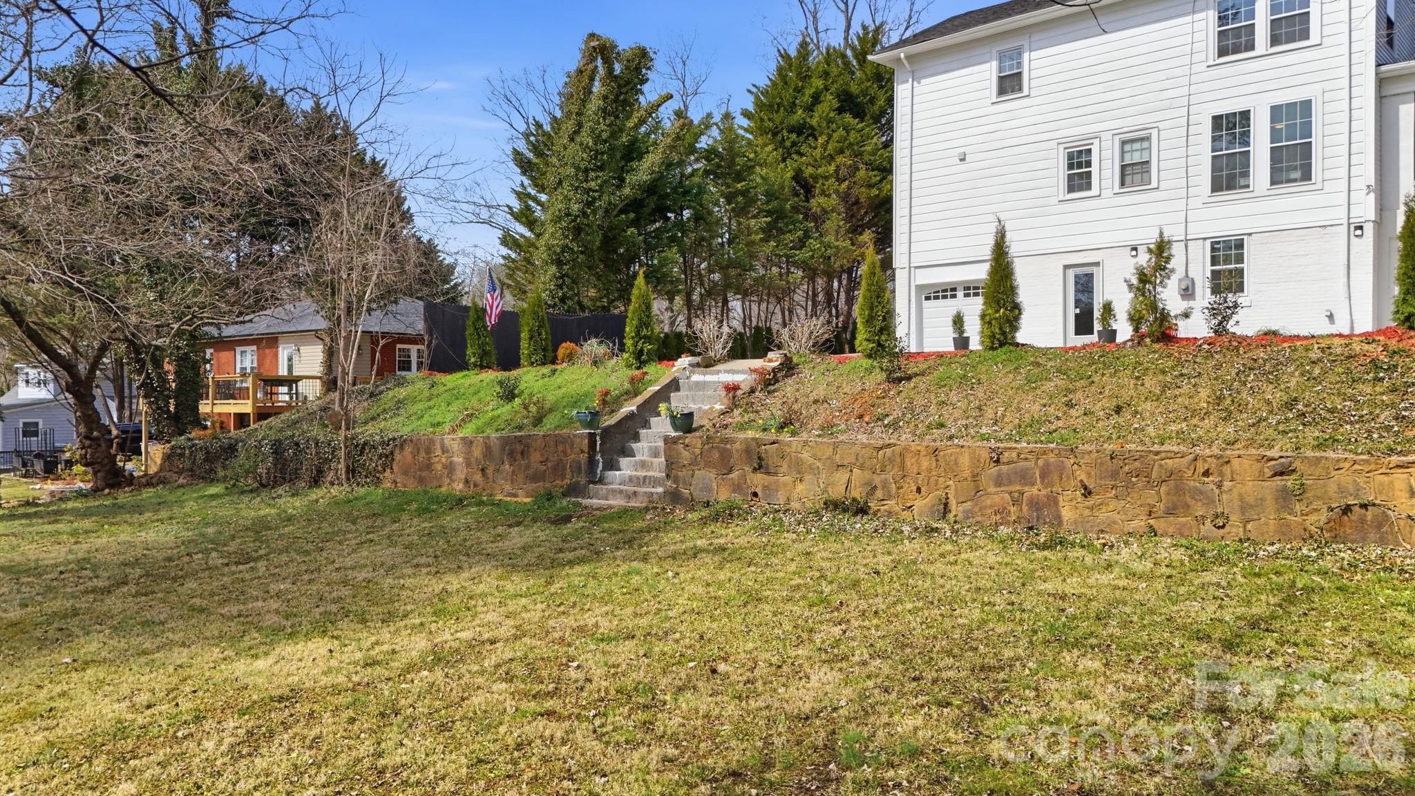 1407 Mimosa Lane — Lenoir