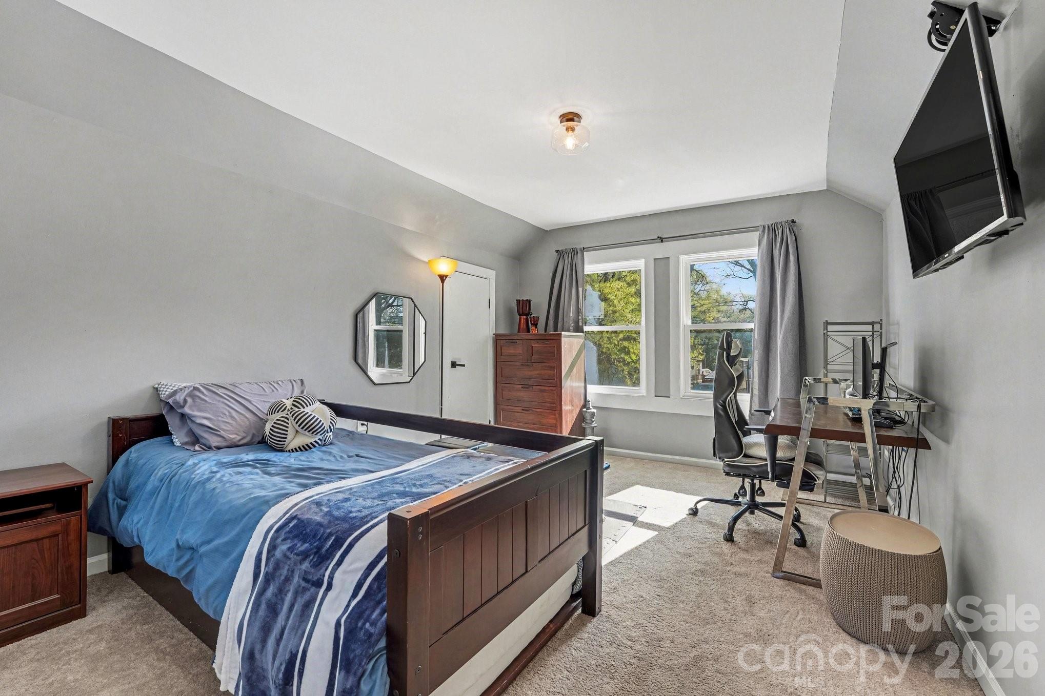 224 E Catawba Avenue — Mooresville