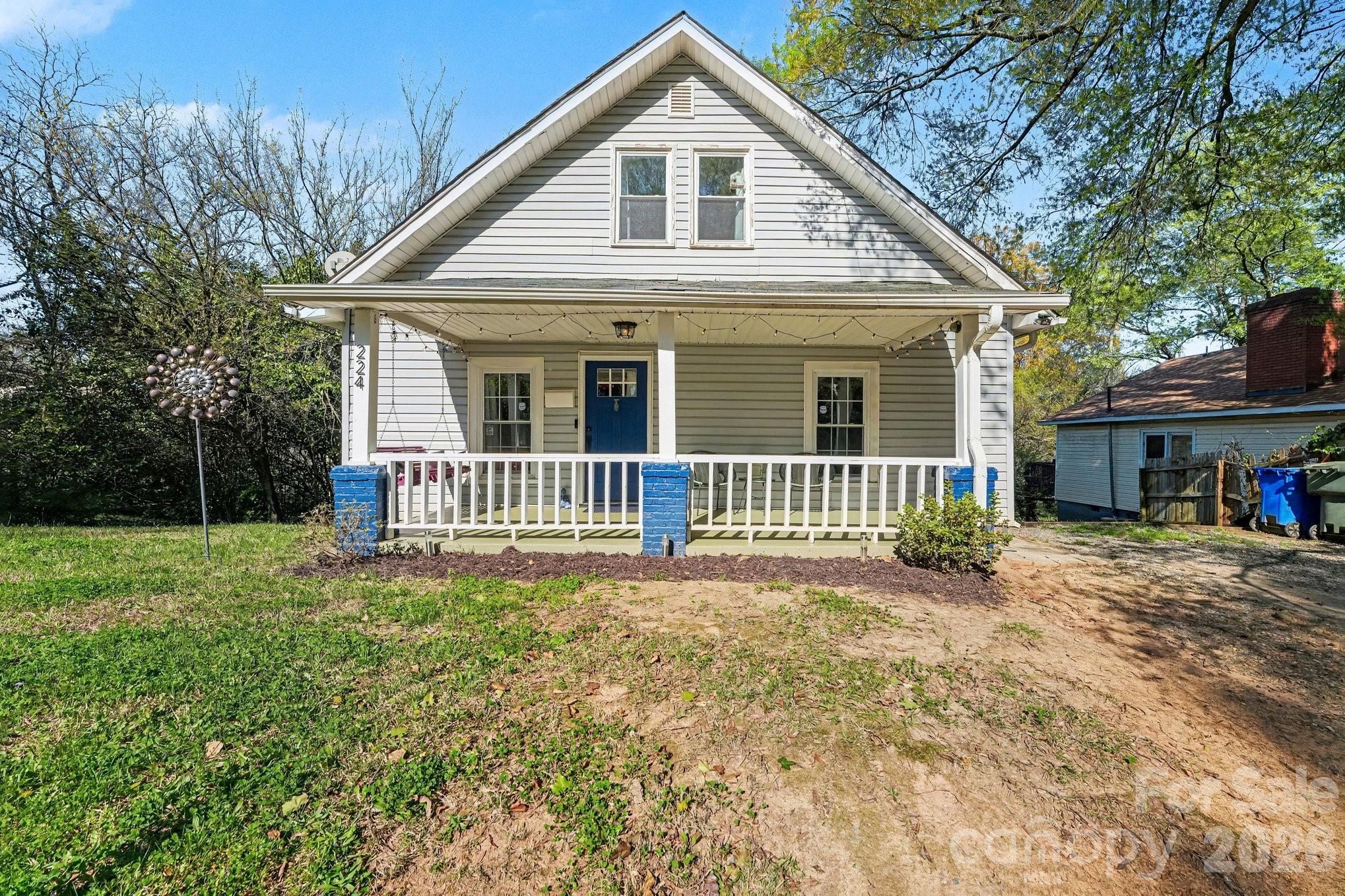 224 E Catawba Avenue — Mooresville