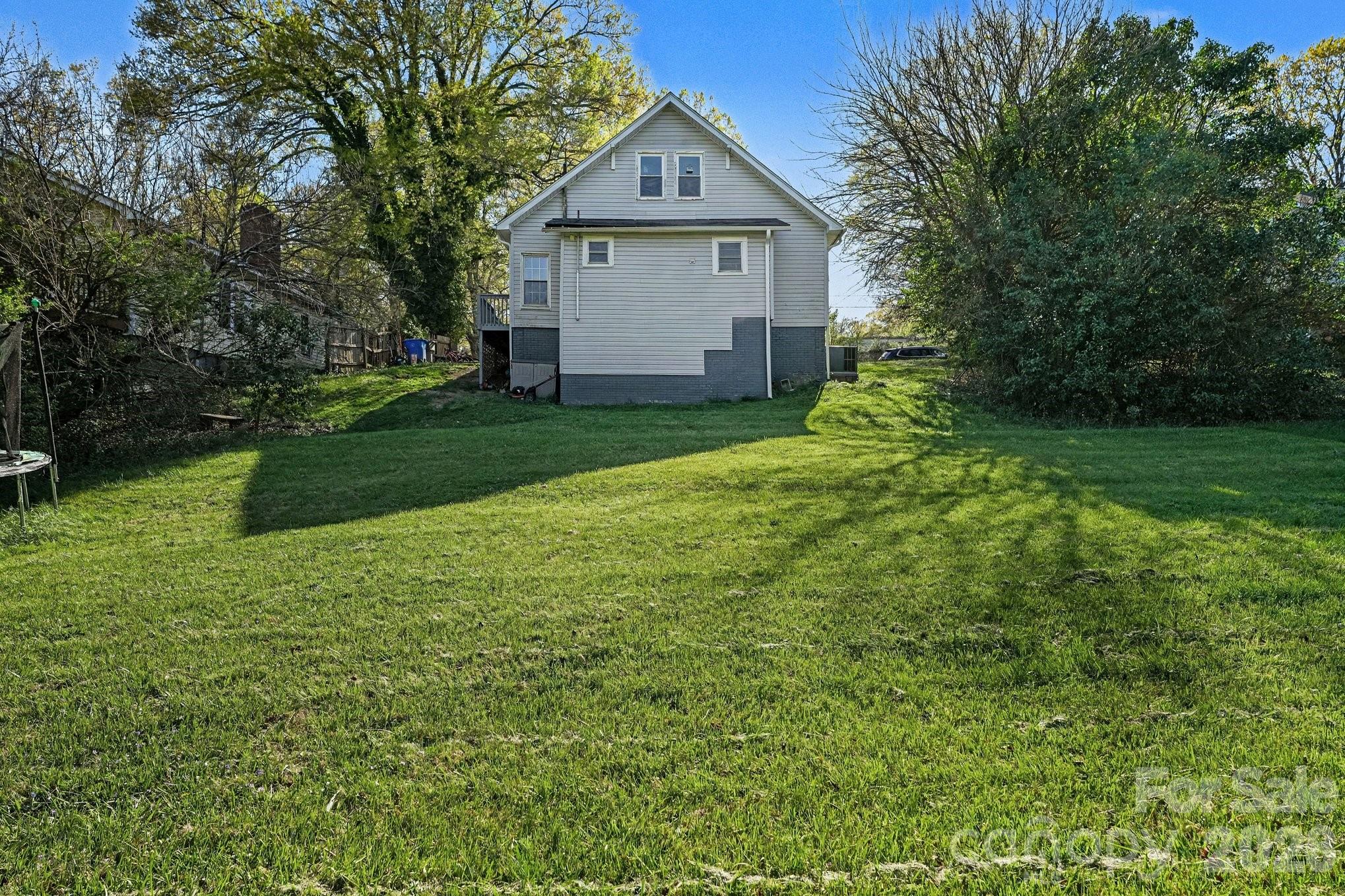 224 E Catawba Avenue — Mooresville