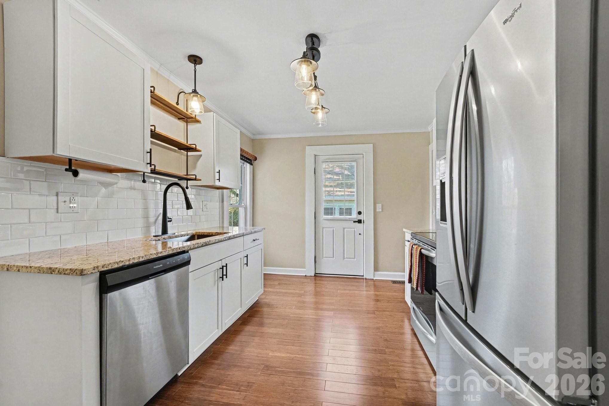 224 E Catawba Avenue — Mooresville