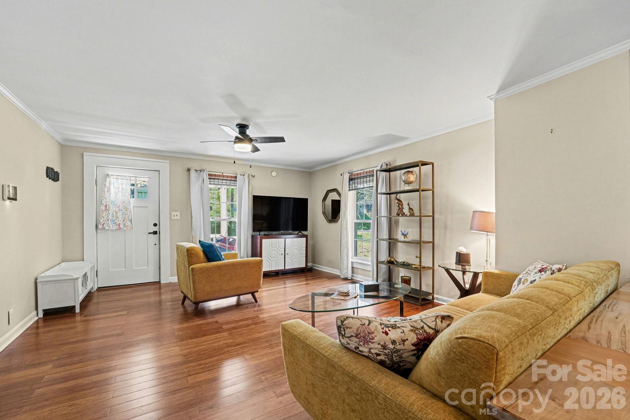 224 E Catawba Avenue — Mooresville