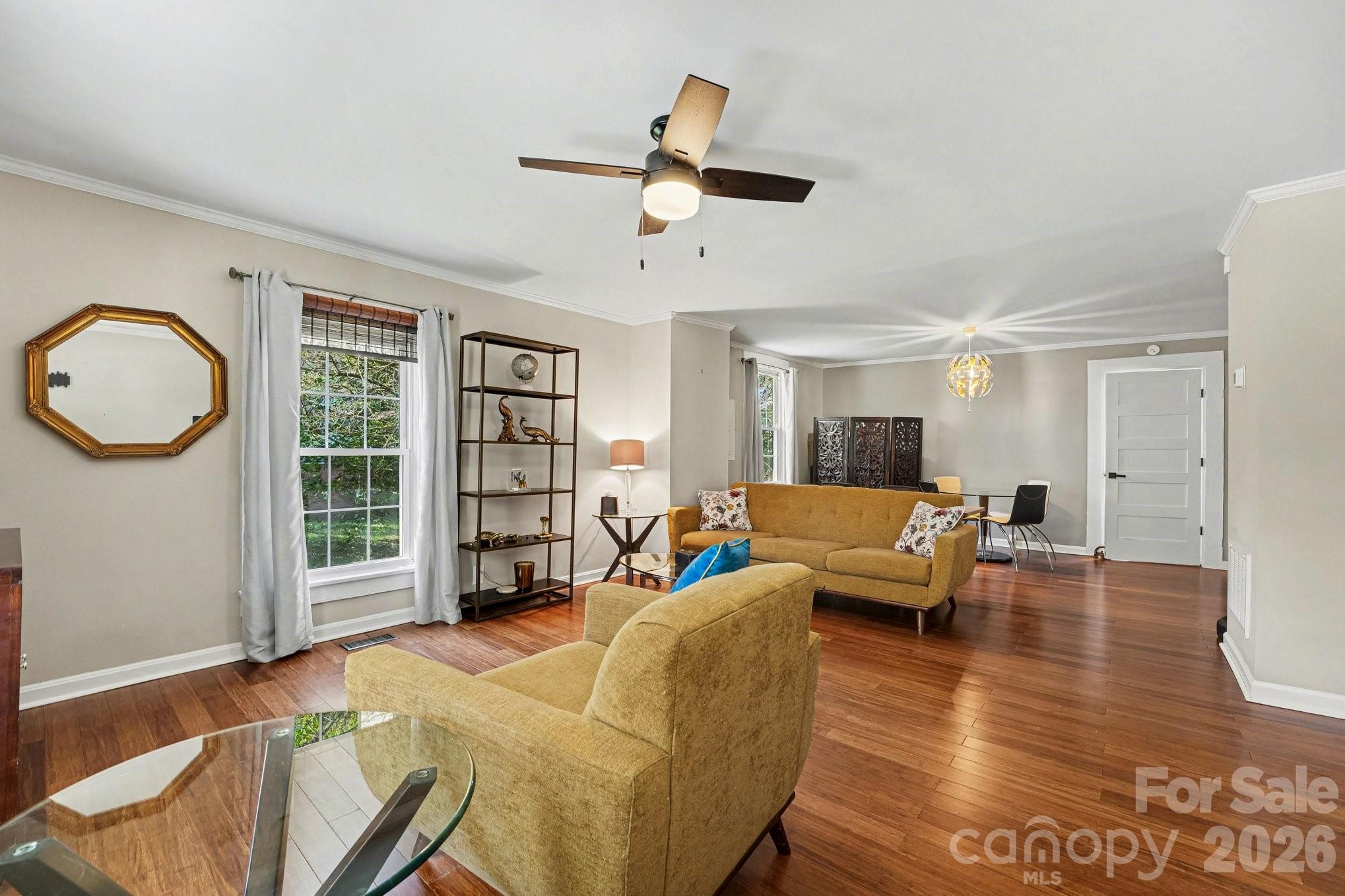 224 E Catawba Avenue — Mooresville