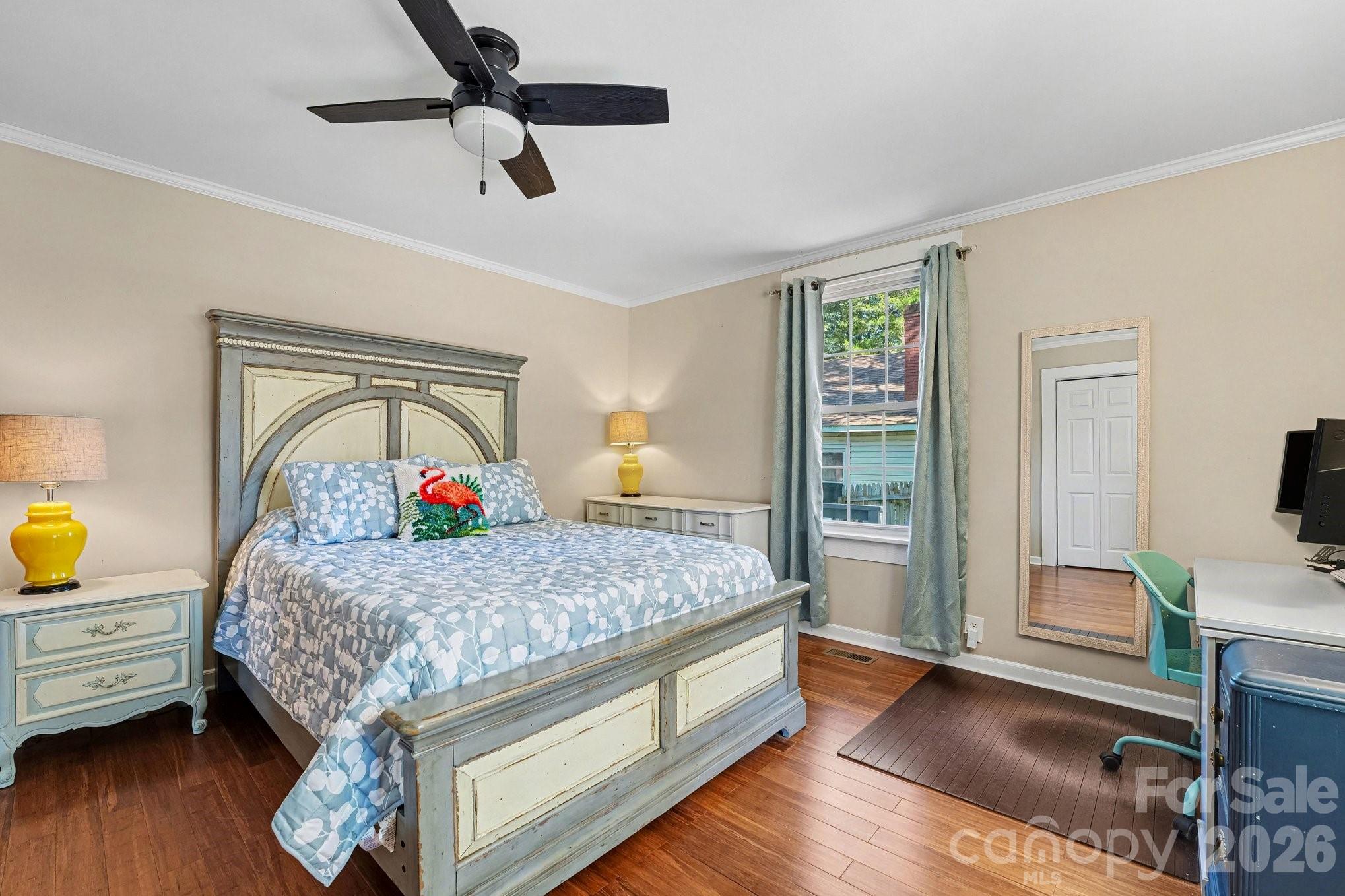 224 E Catawba Avenue — Mooresville
