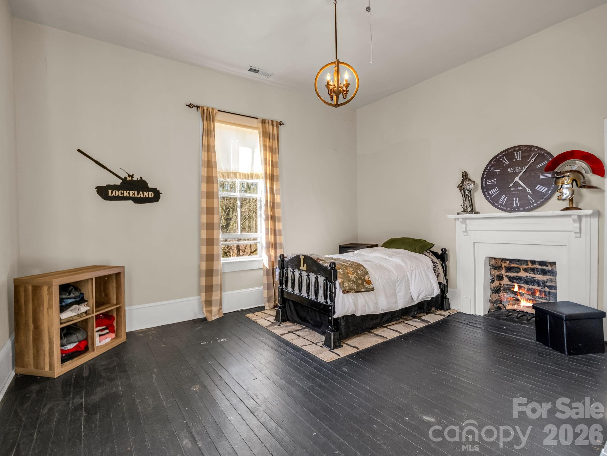 219 Stoney Mountain Road — Hendersonville