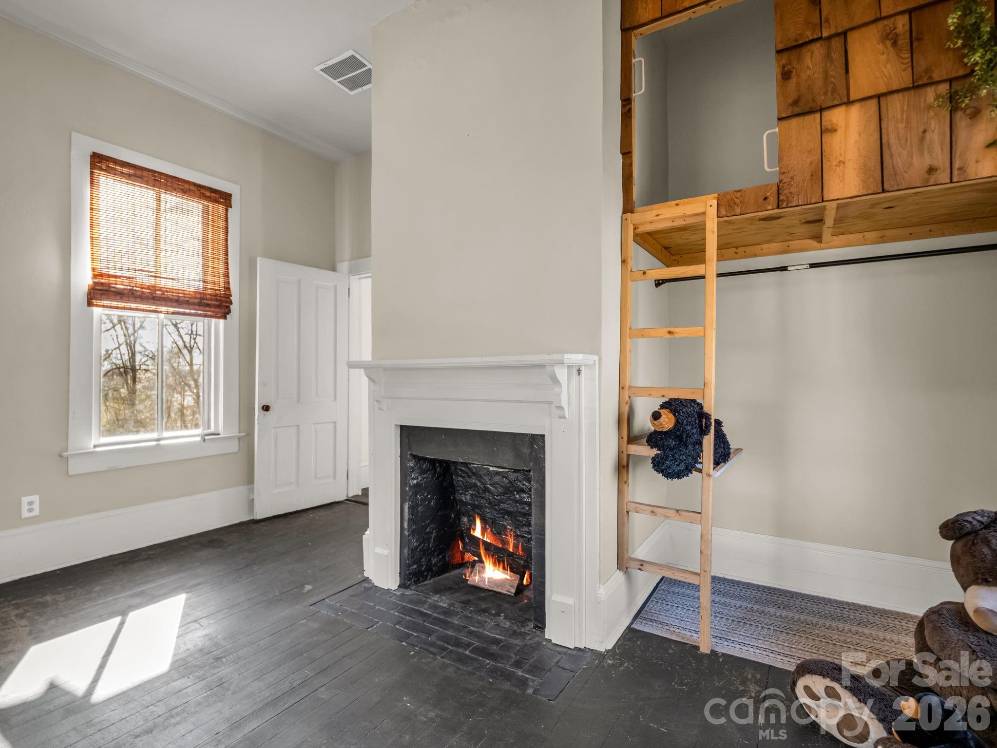 219 Stoney Mountain Road — Hendersonville