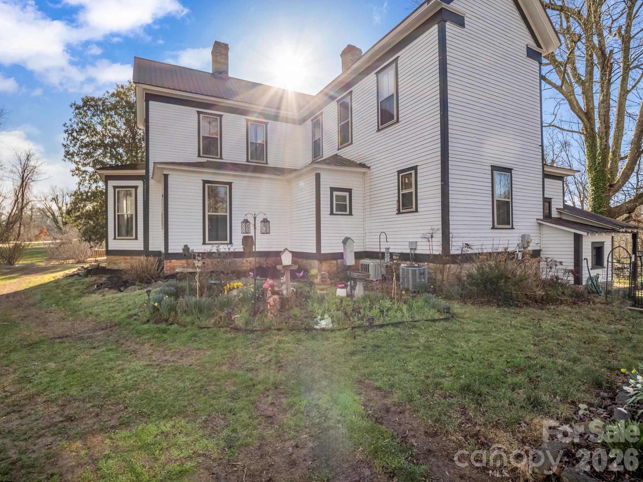 219 Stoney Mountain Road — Hendersonville