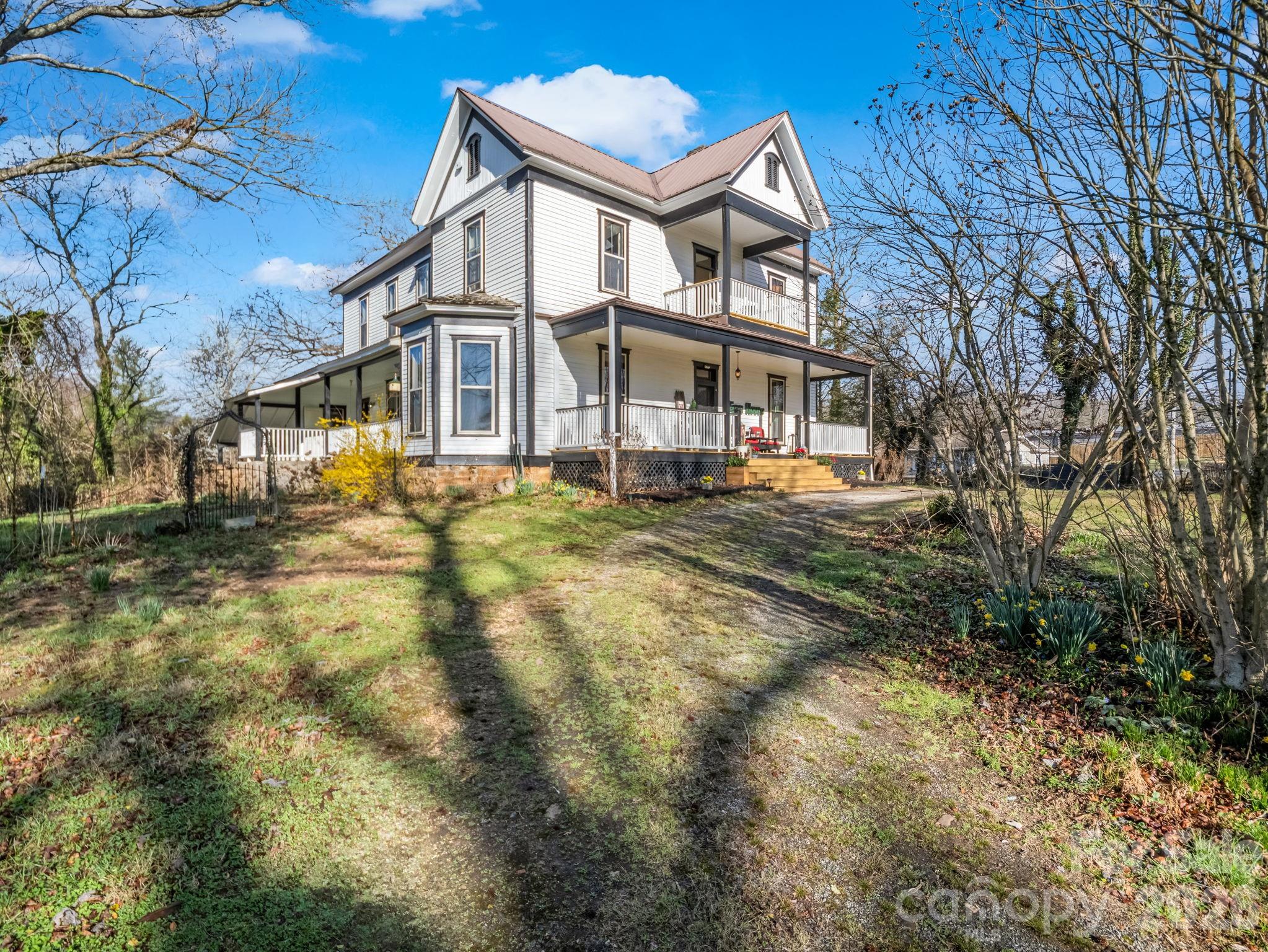 219 Stoney Mountain Road — Hendersonville