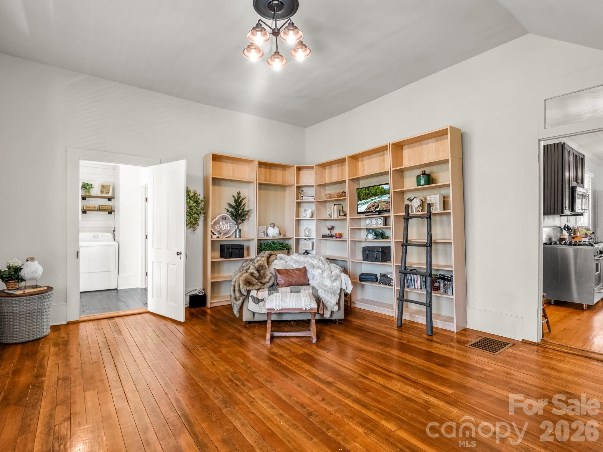 219 Stoney Mountain Road — Hendersonville