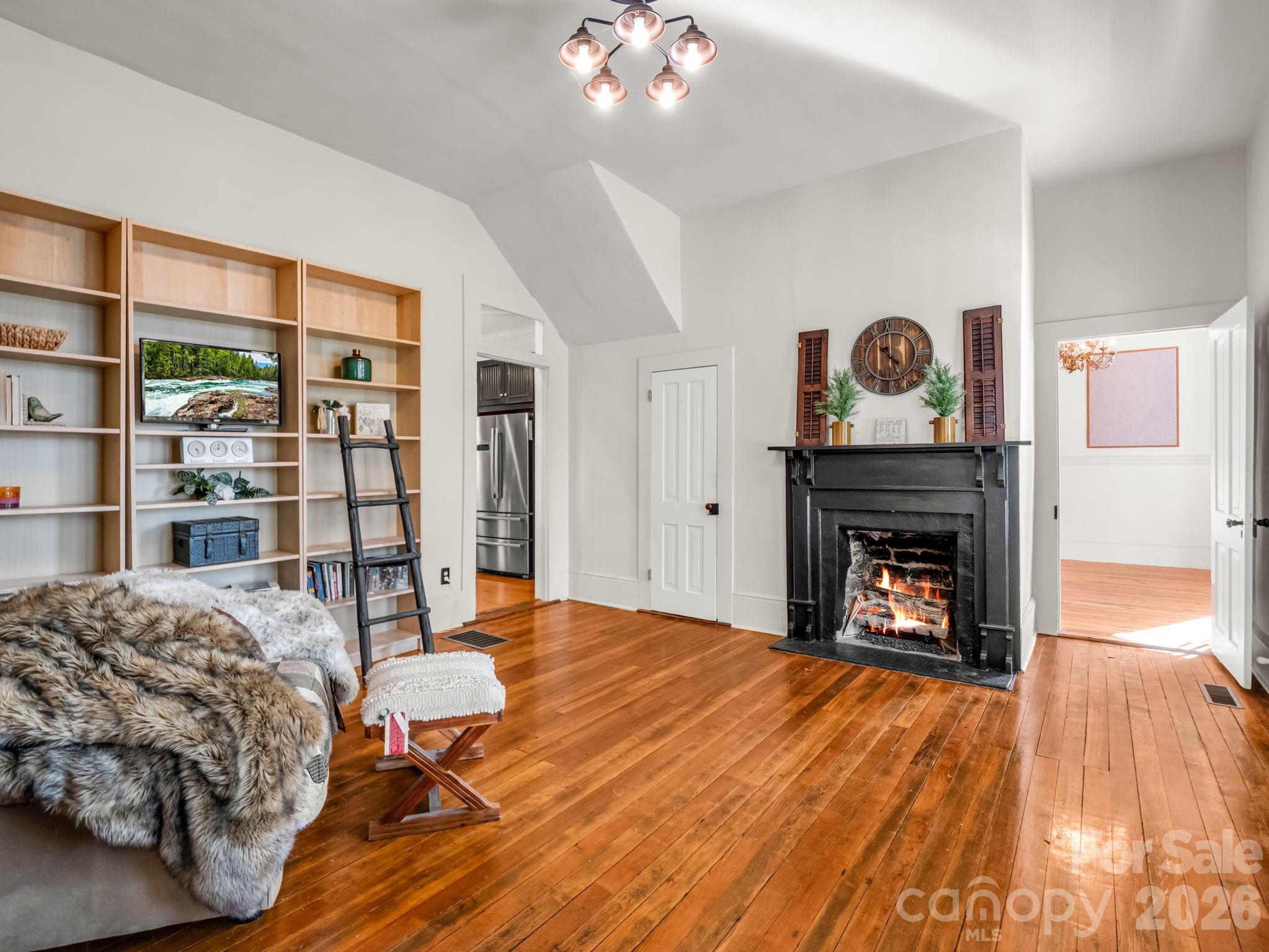 219 Stoney Mountain Road — Hendersonville