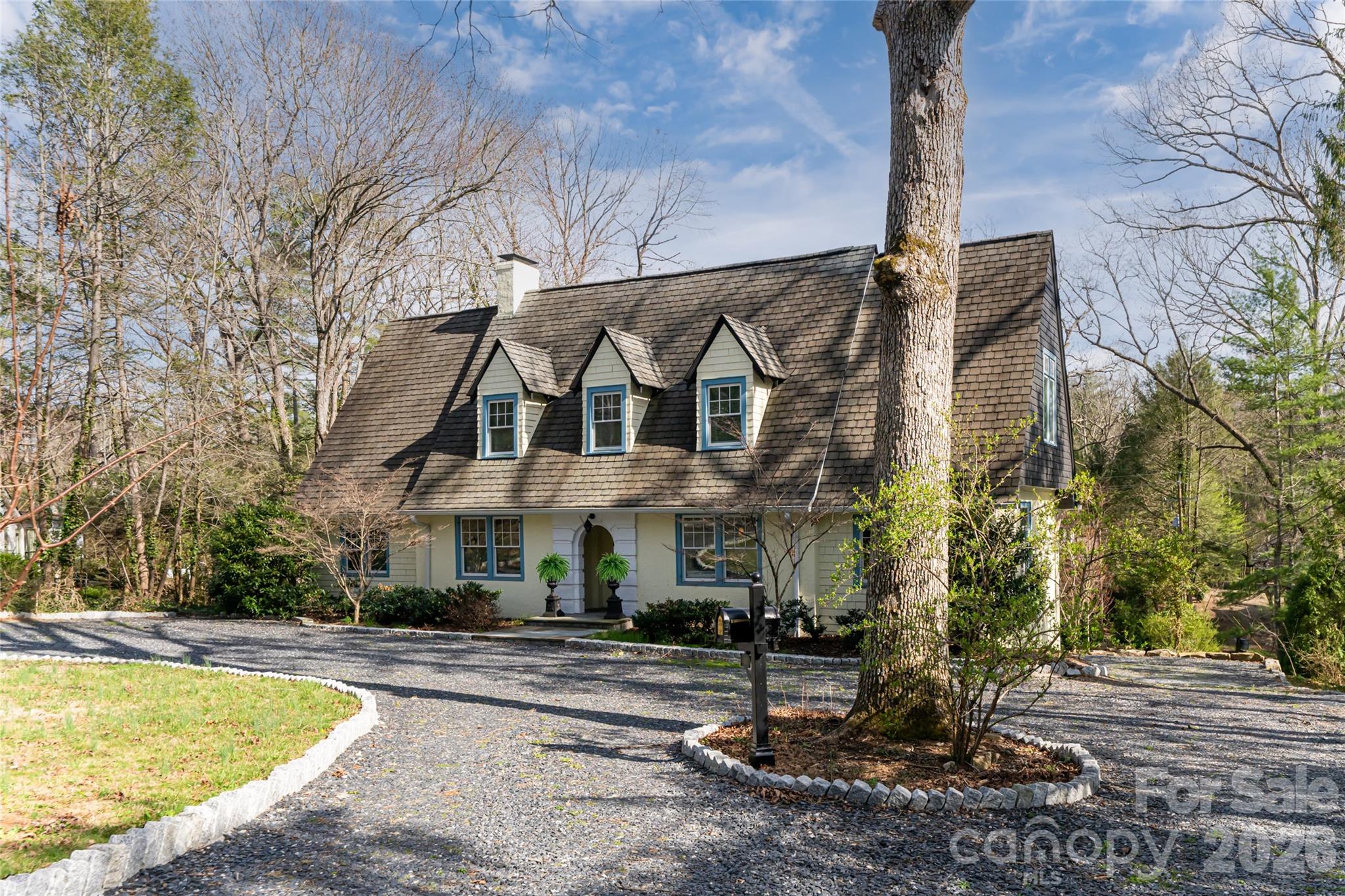 40 Forest Road — Asheville