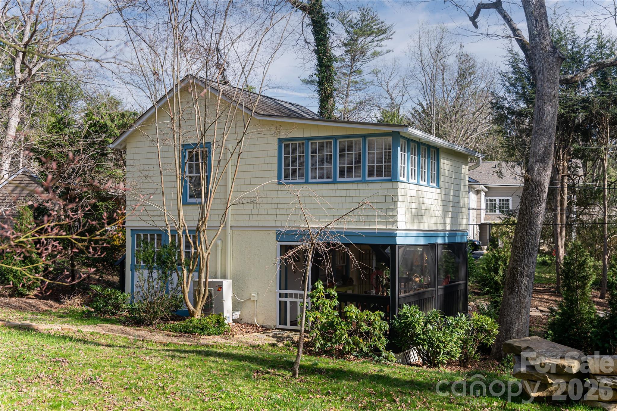 40 Forest Road — Asheville