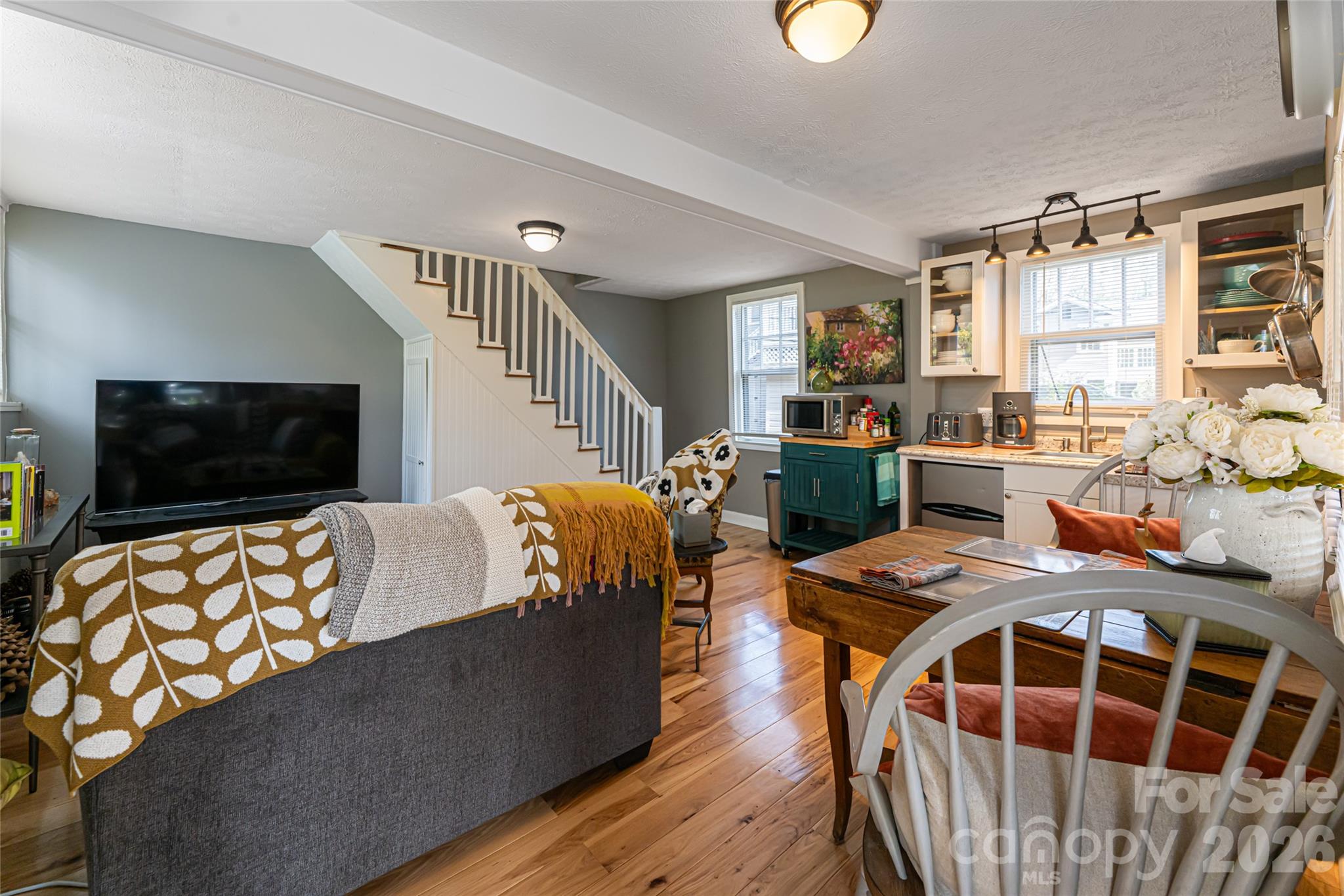 40 Forest Road — Asheville