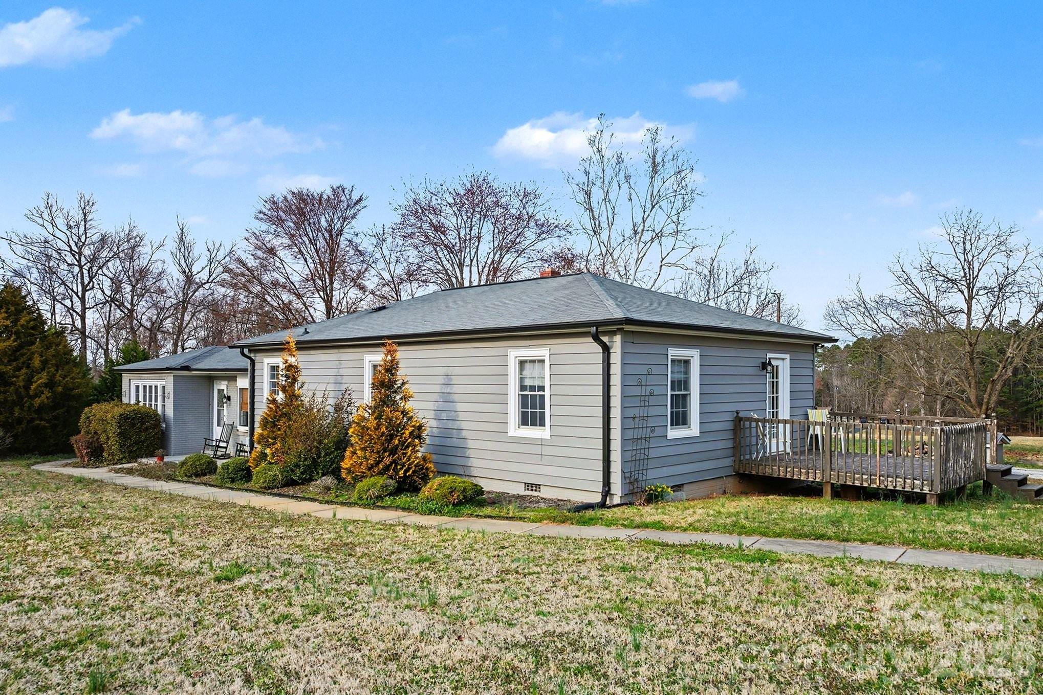 2325 Brown Road — China Grove