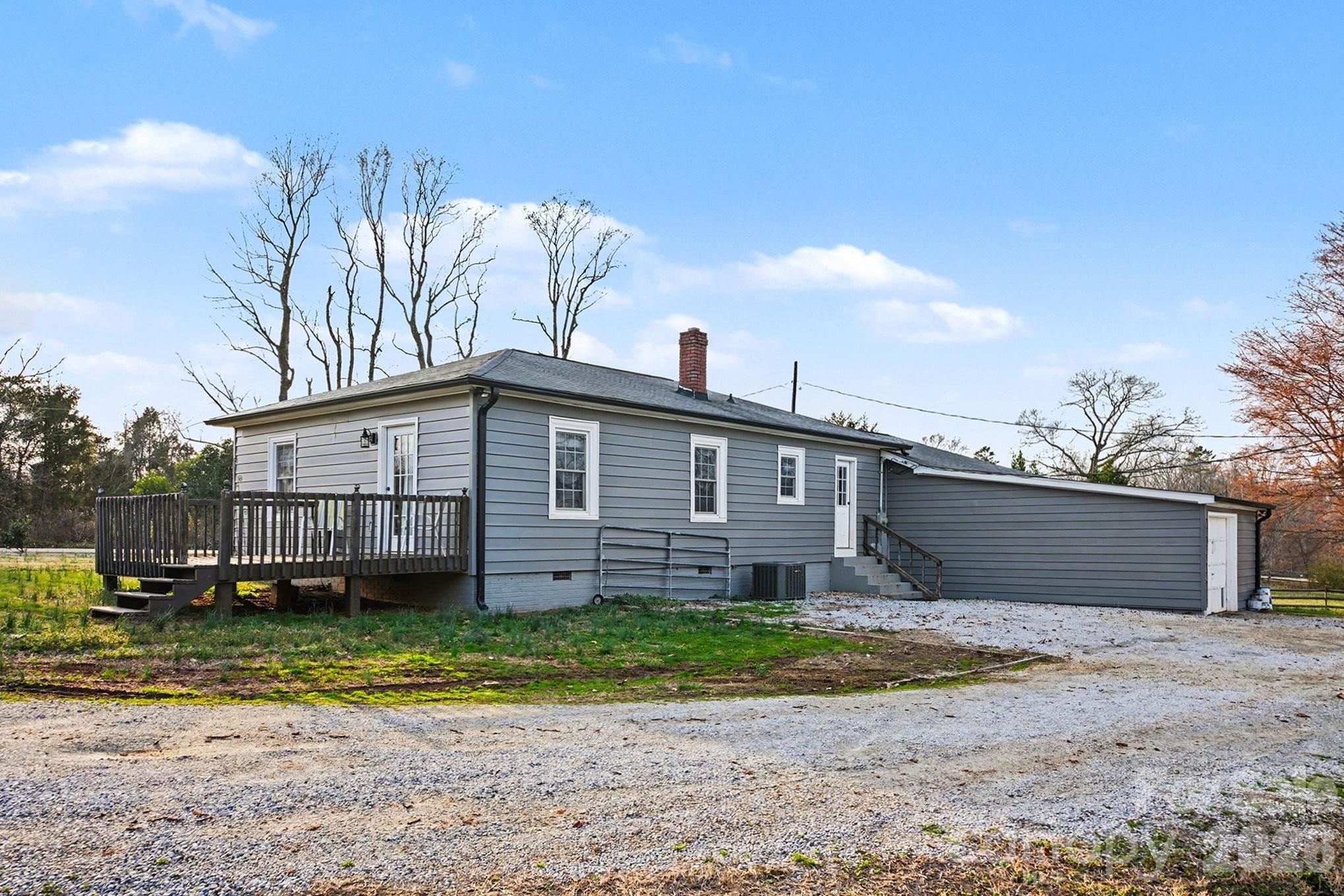 2325 Brown Road — China Grove
