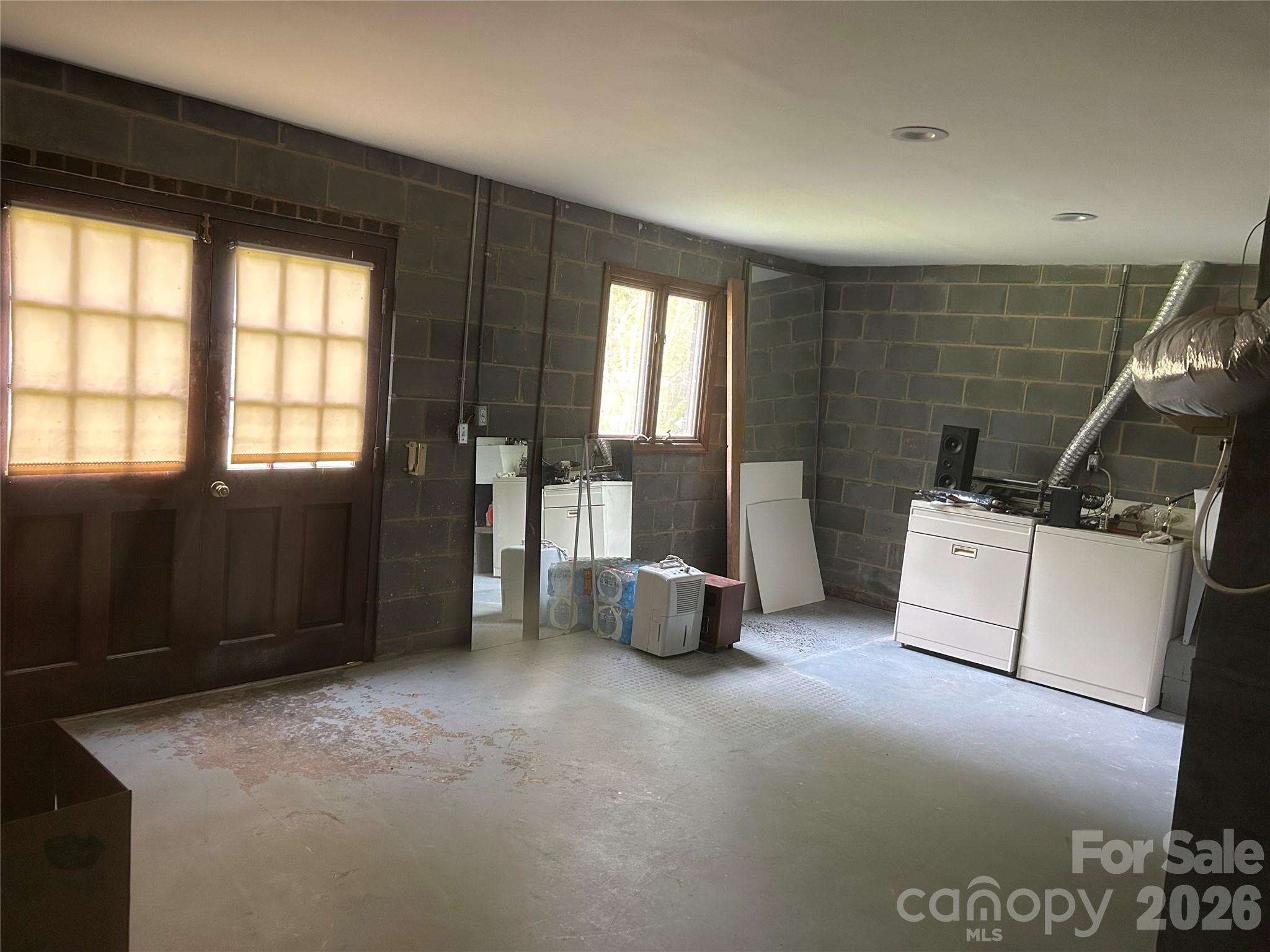 512 Forest Lane — Yadkinville