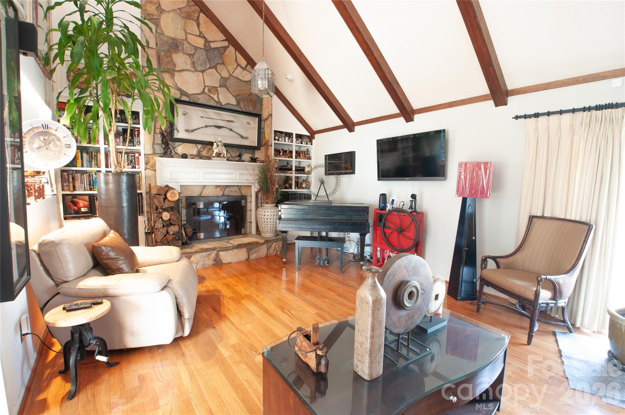 512 Forest Lane — Yadkinville