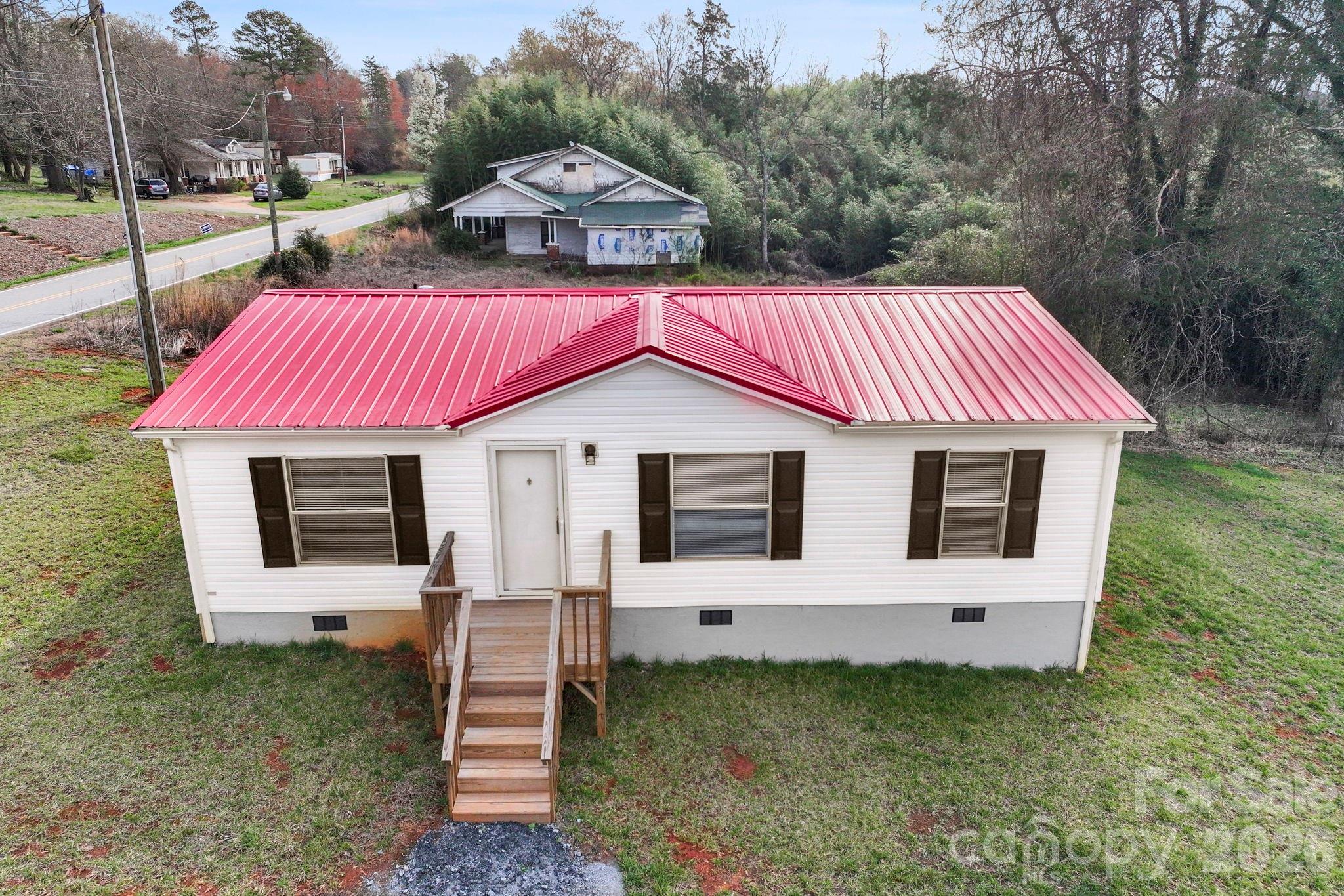 376 Puzzle Creek Road — Bostic
