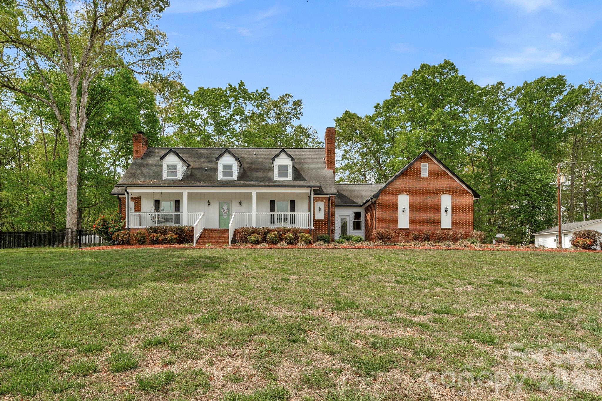 2505 Pleasant Grove Church Road — Marshville