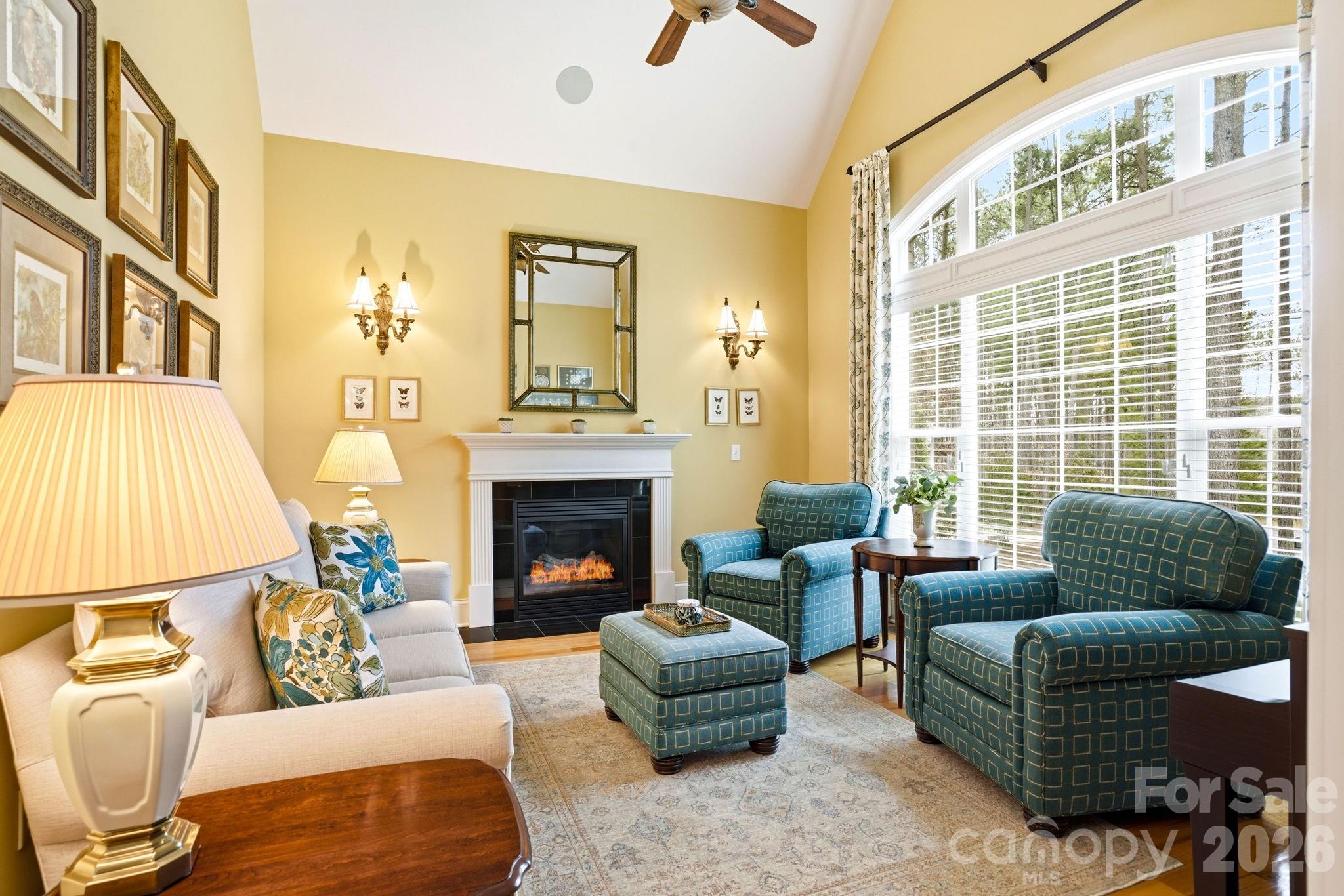 7282 James Court — Denver