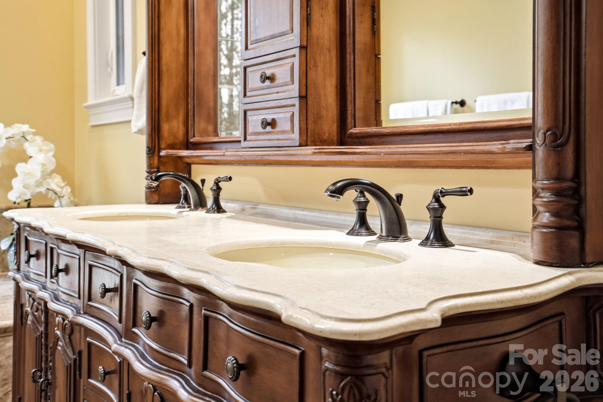 7282 James Court — Denver