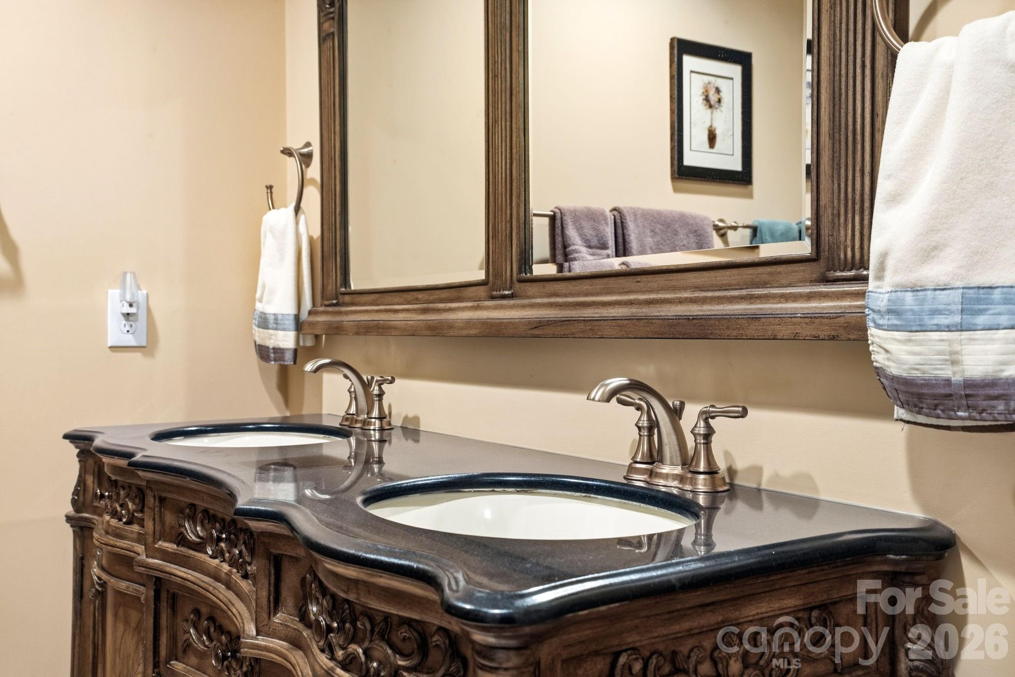 7282 James Court — Denver