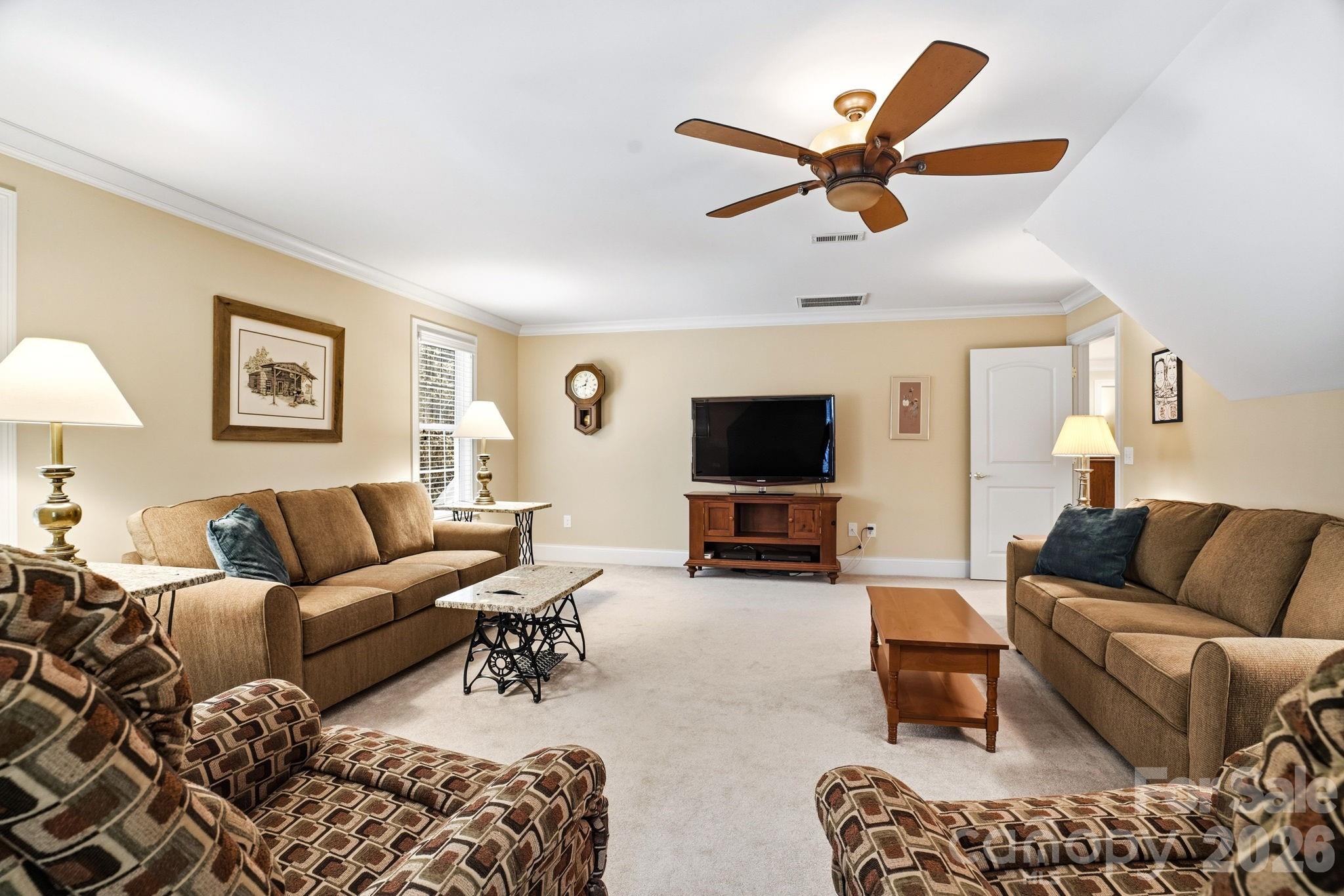 7282 James Court — Denver