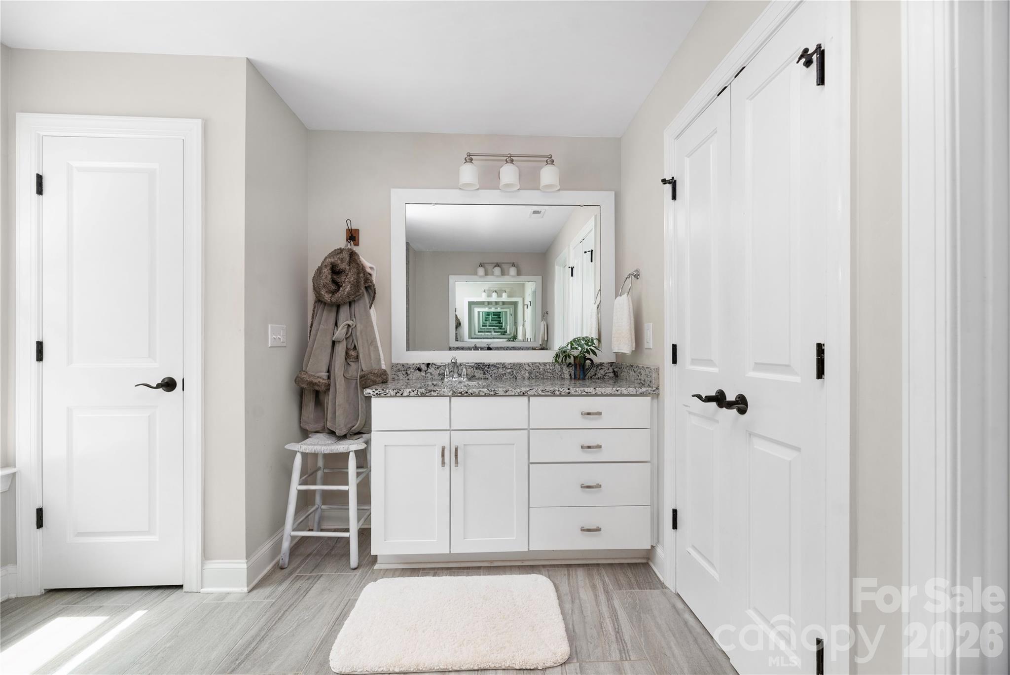 123 Country Lake Drive — Mooresville